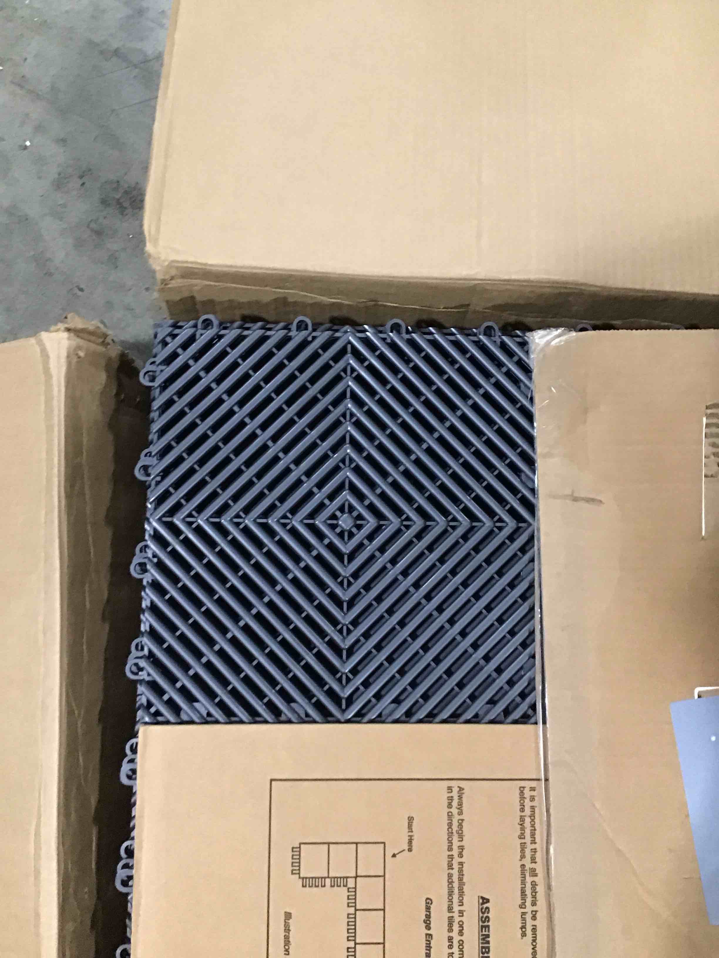 https://s3.amazonaws.com/lotting-images-prod/bidfta/RED6658956_1722542431273.jpeg