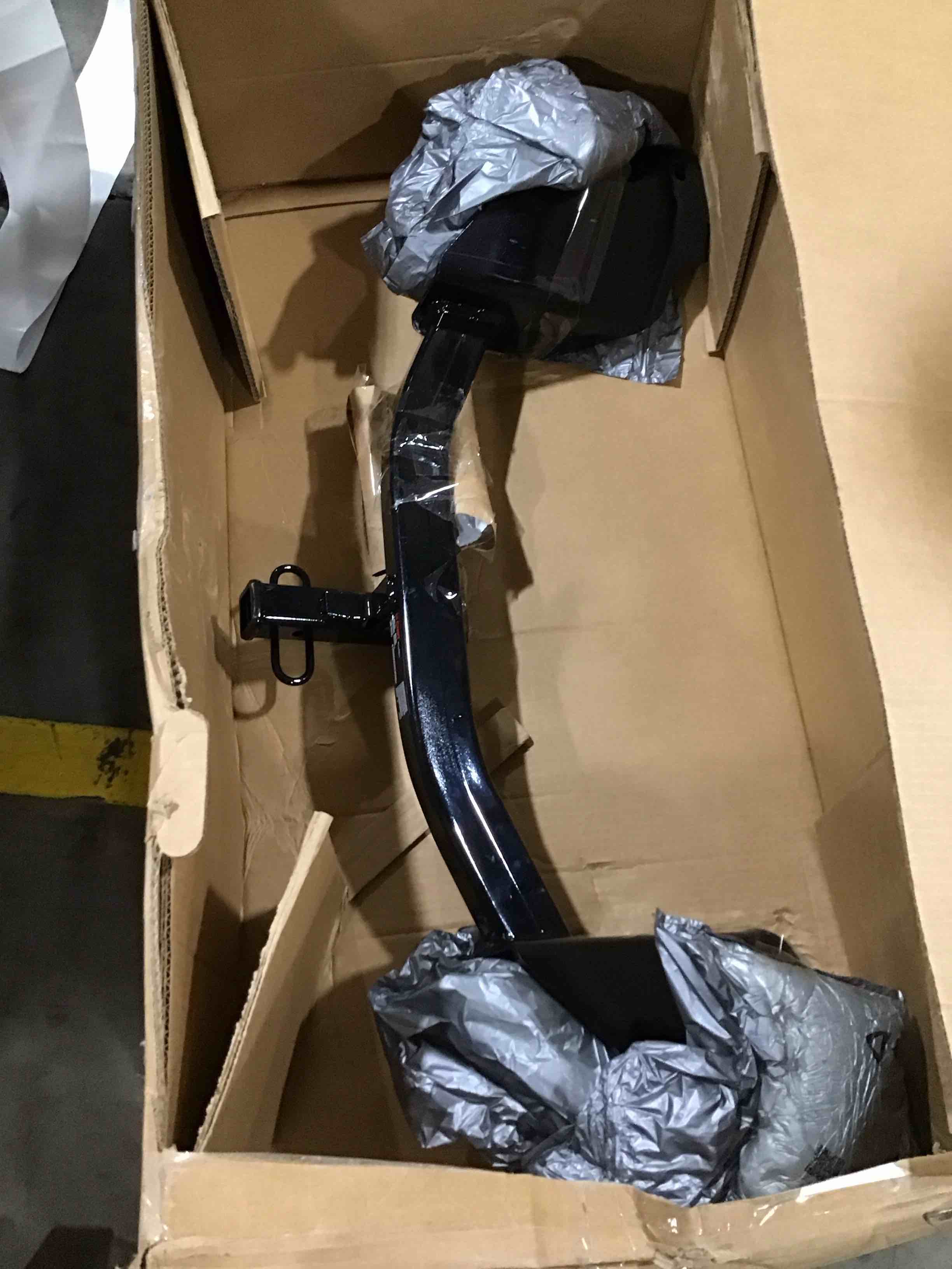 https://s3.amazonaws.com/lotting-images-prod/bidfta/RED6658985_1722604635945.jpeg