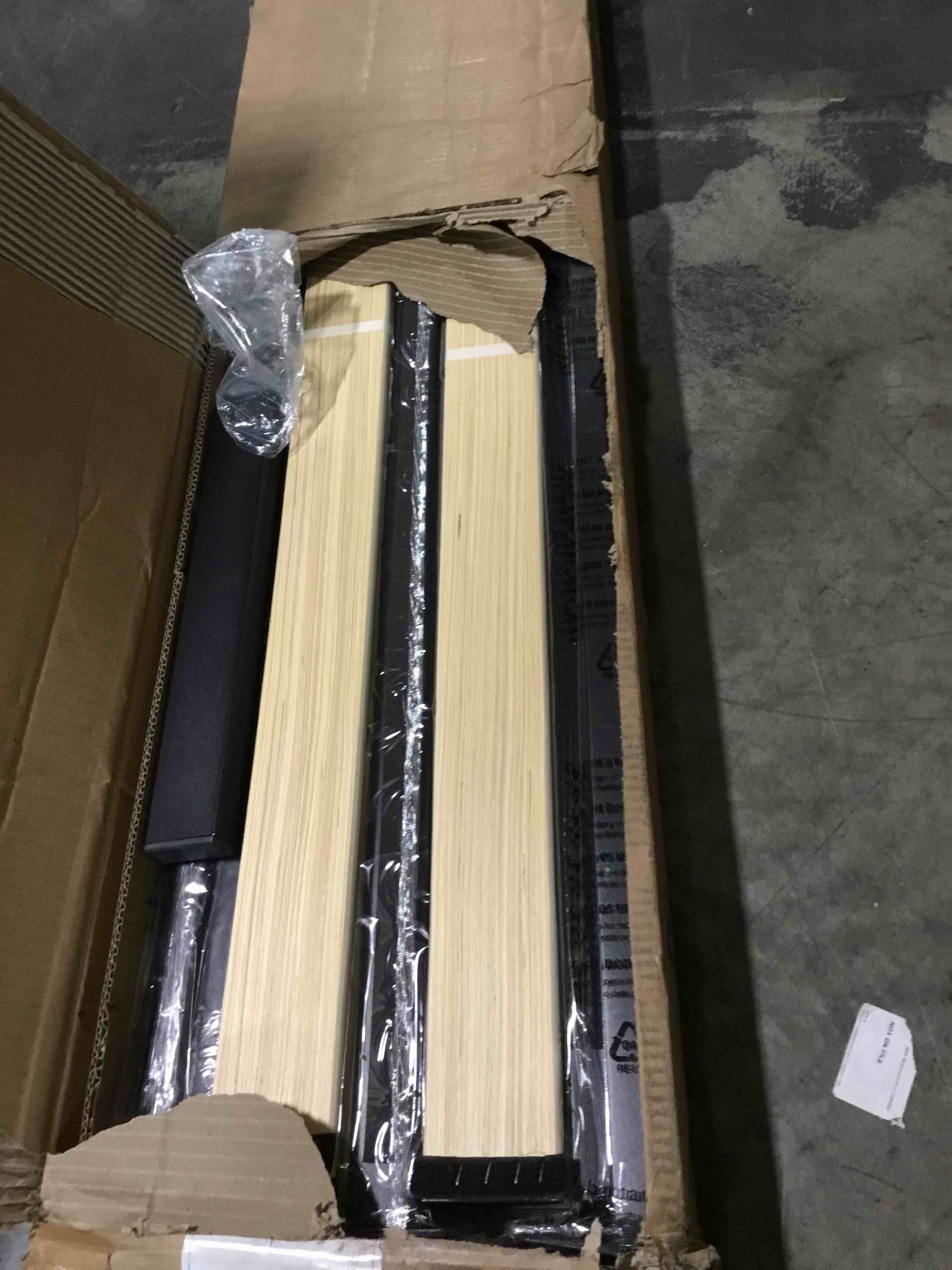 https://s3.amazonaws.com/lotting-images-prod/bidfta/RED6659203_1722963330667.jpeg
