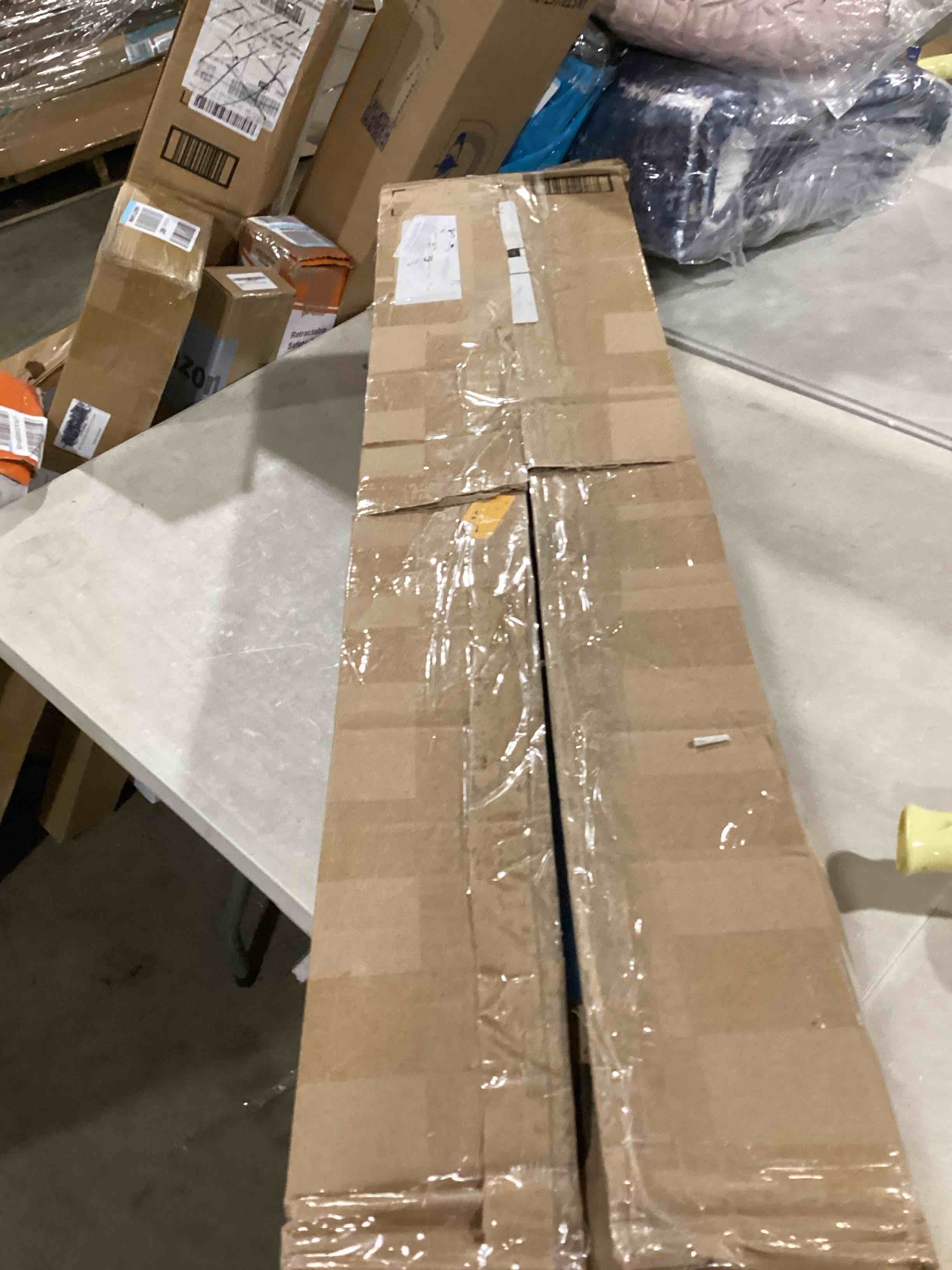 https://s3.amazonaws.com/lotting-images-prod/bidfta/RED6659352_1723061545835.jpeg