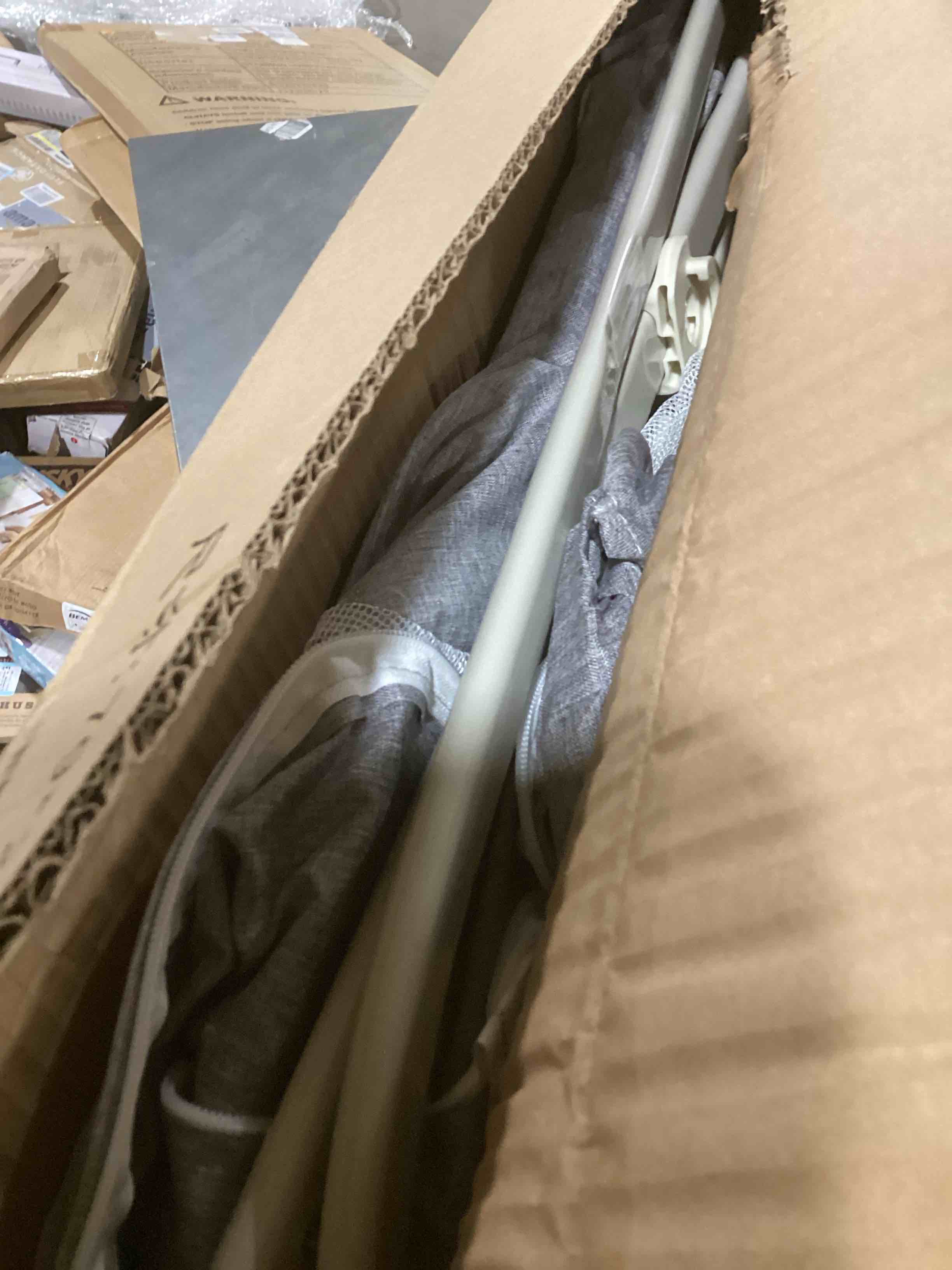 https://s3.amazonaws.com/lotting-images-prod/bidfta/RED6659527_1723557052812.jpeg