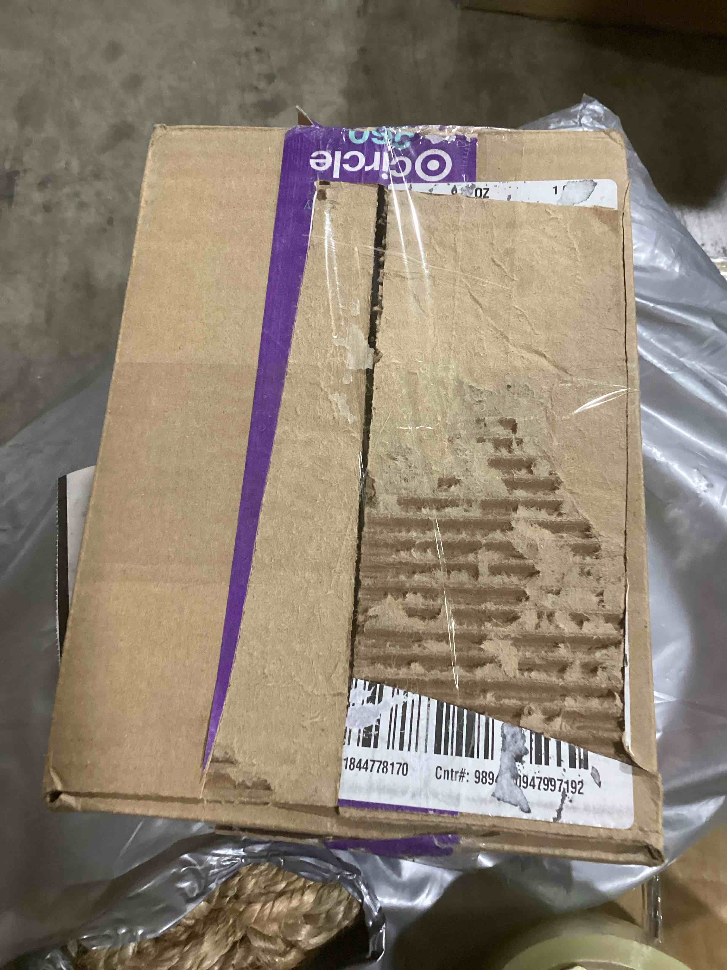 https://s3.amazonaws.com/lotting-images-prod/bidfta/RED6659931_1724078743307.jpeg