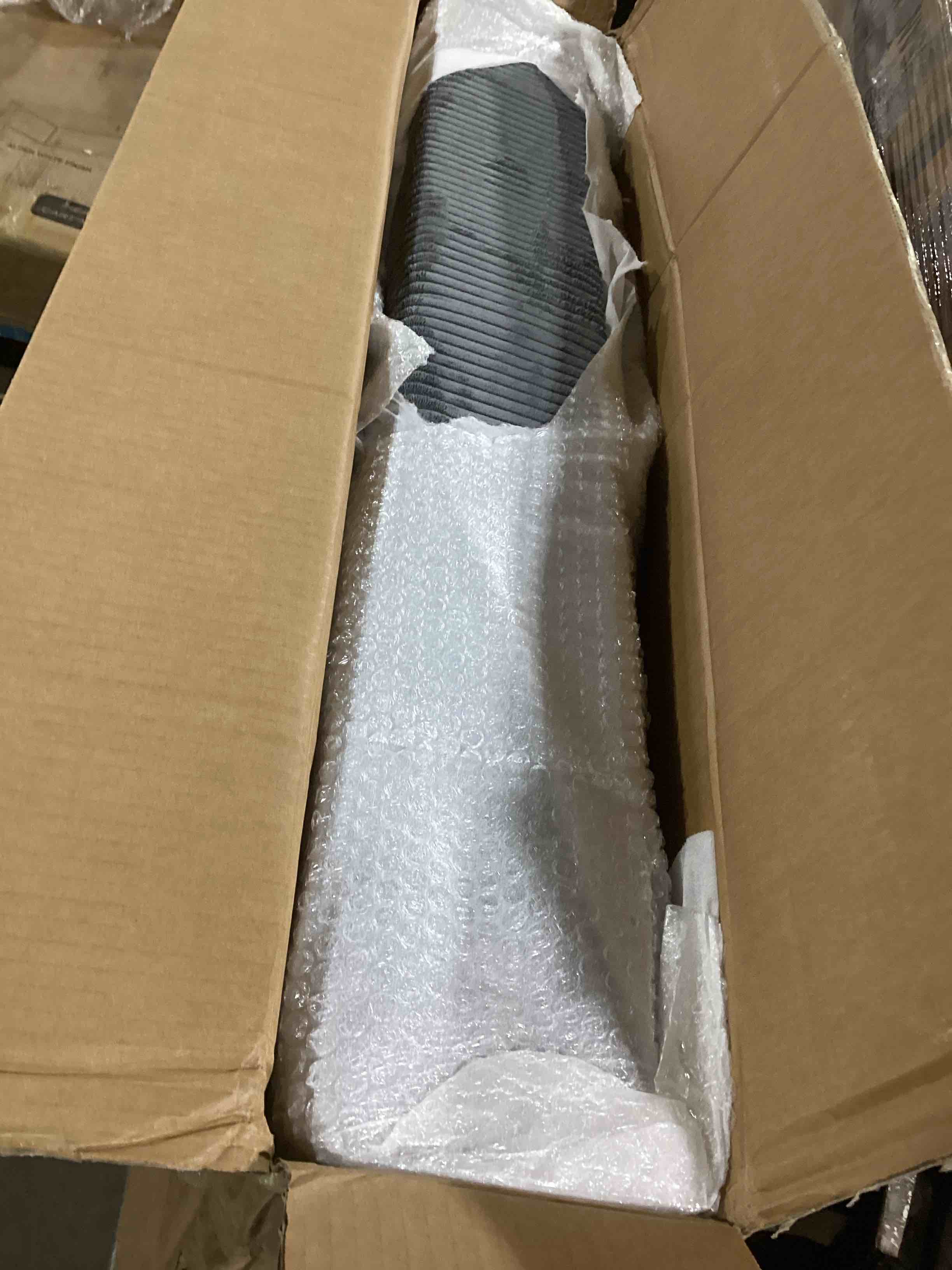 https://s3.amazonaws.com/lotting-images-prod/bidfta/RED6661013_1729797260654.jpeg
