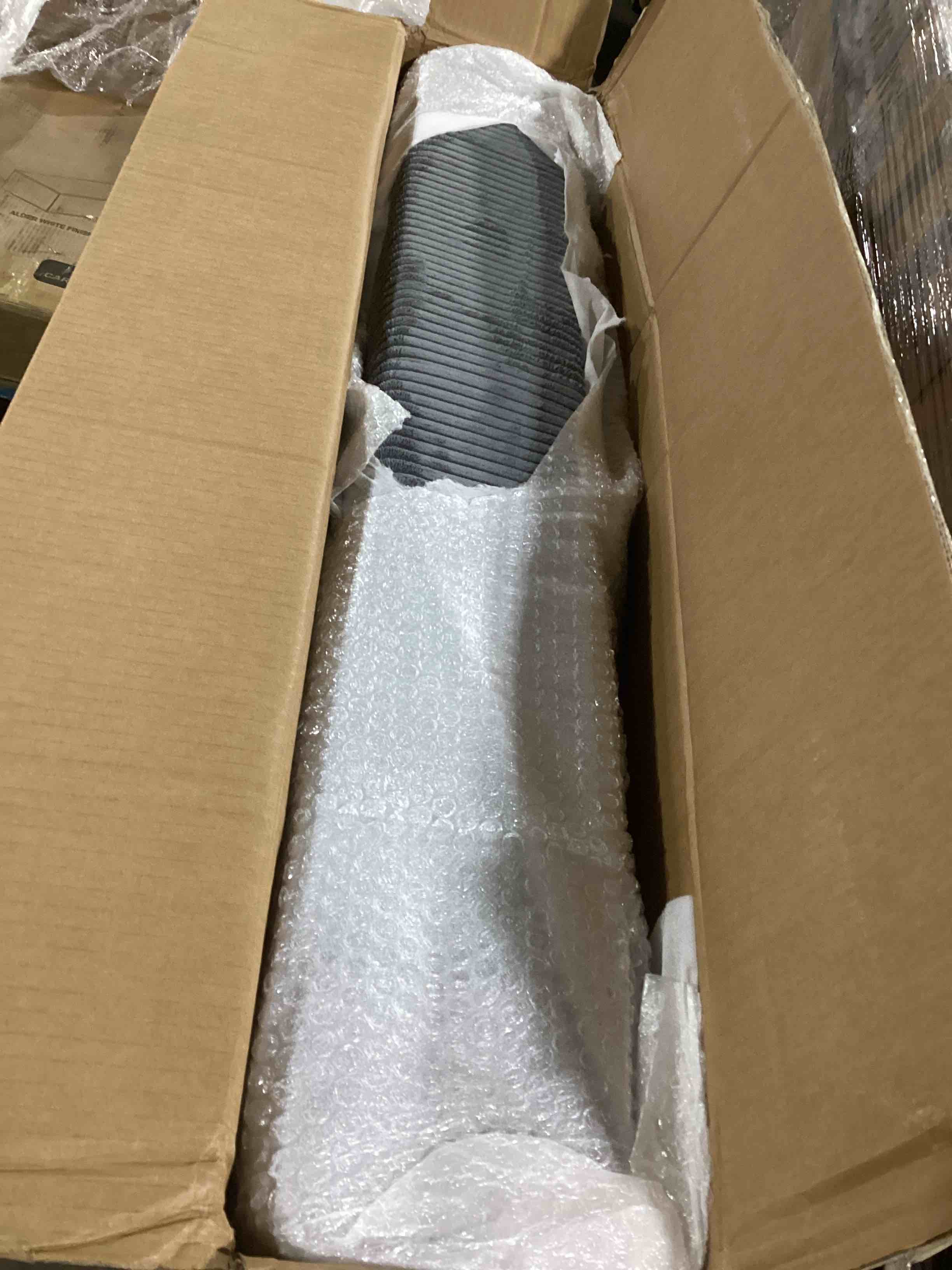 https://s3.amazonaws.com/lotting-images-prod/bidfta/RED6661013_1729797262207.jpeg