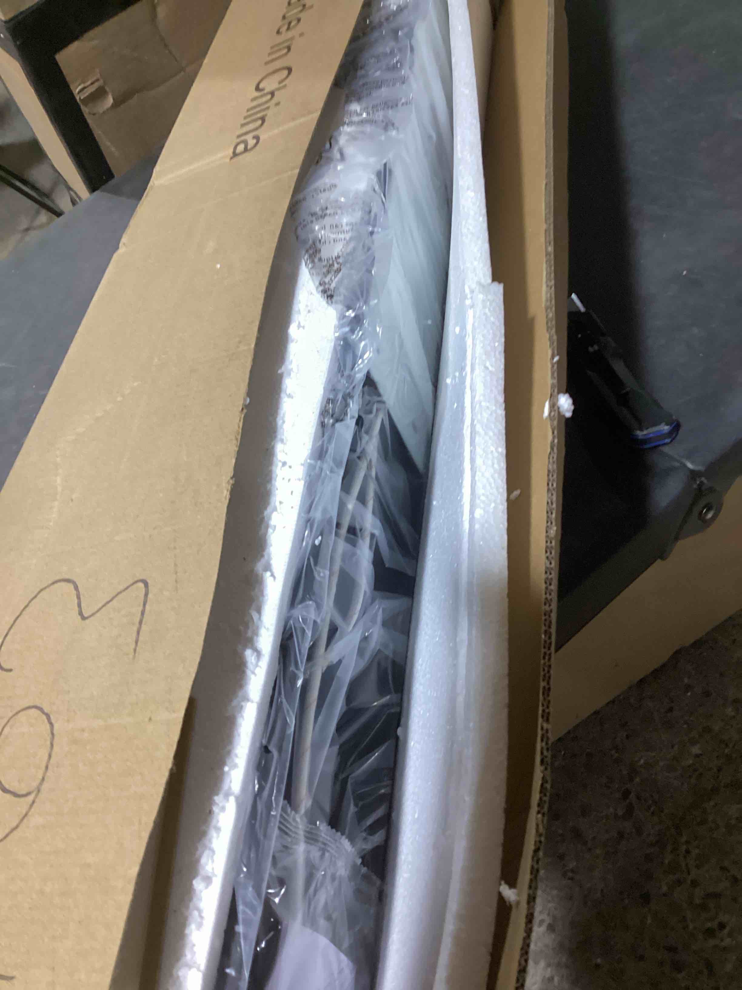 https://s3.amazonaws.com/lotting-images-prod/bidfta/RED6661294_1730122662374.jpeg