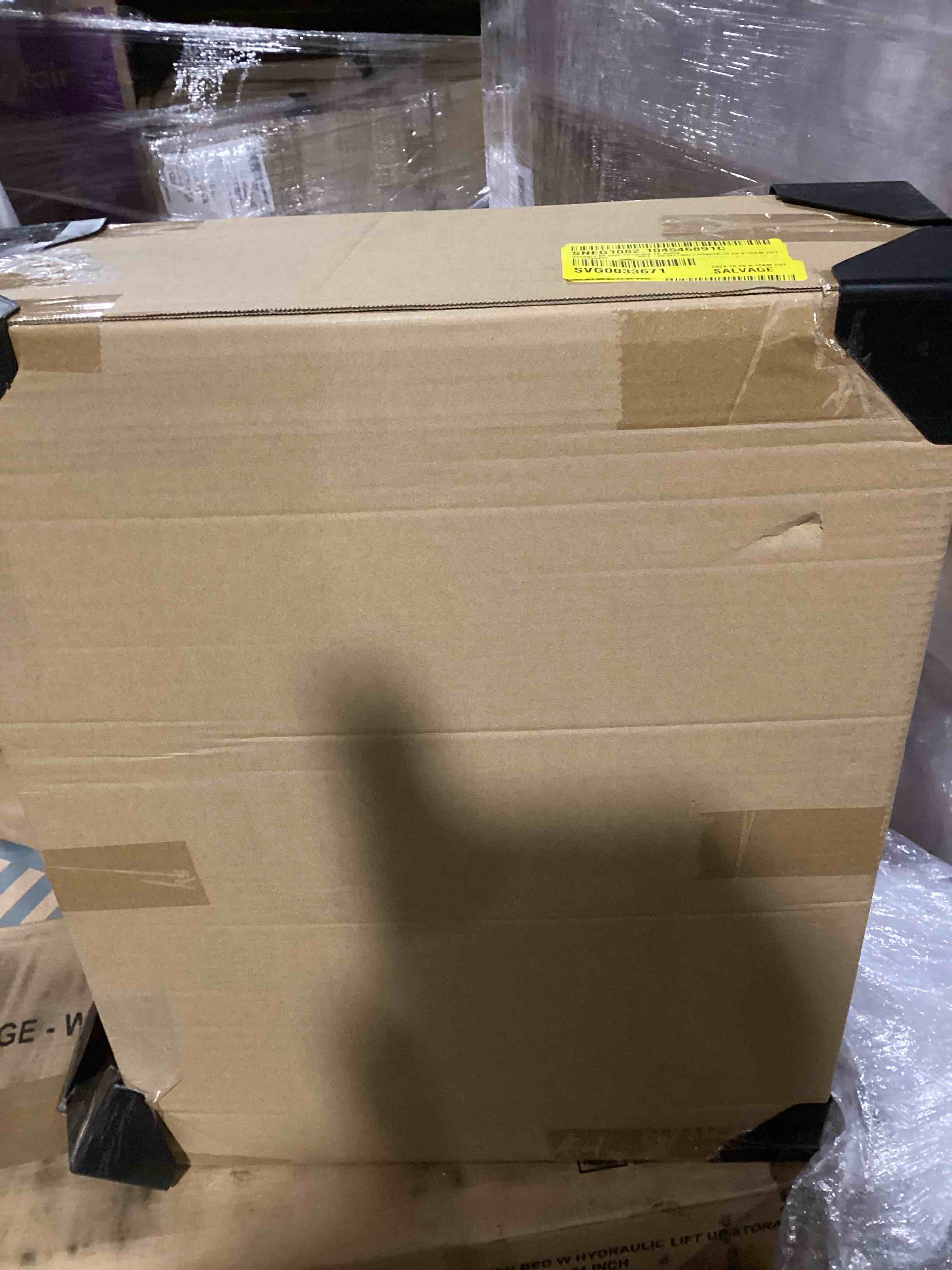 https://s3.amazonaws.com/lotting-images-prod/bidfta/RED6661367_1730141354316.jpeg