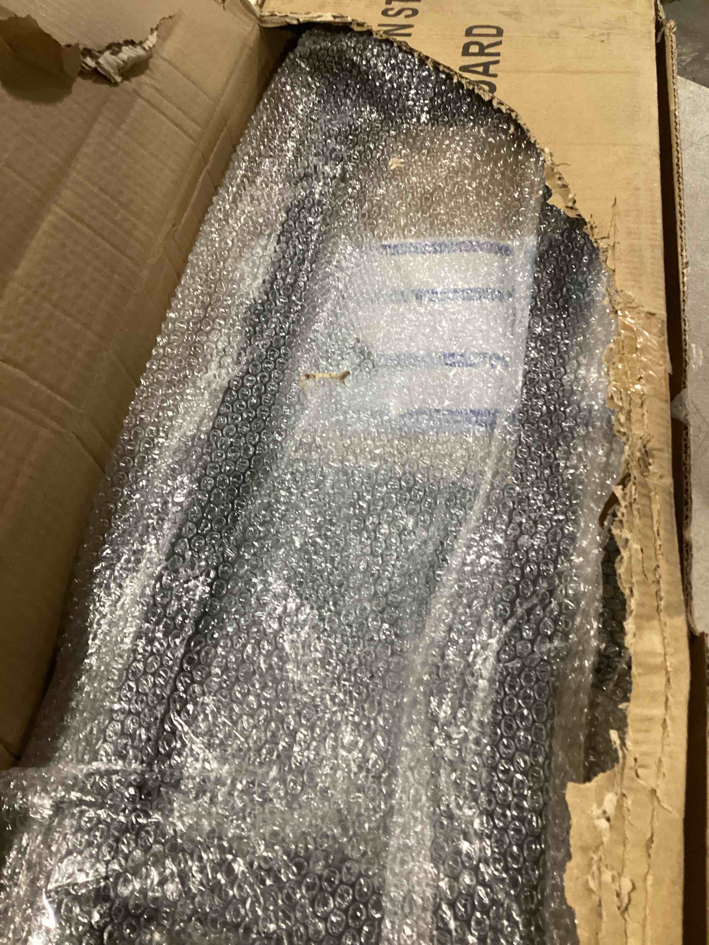 https://s3.amazonaws.com/lotting-images-prod/bidfta/RED6661572_1730310044060.jpeg