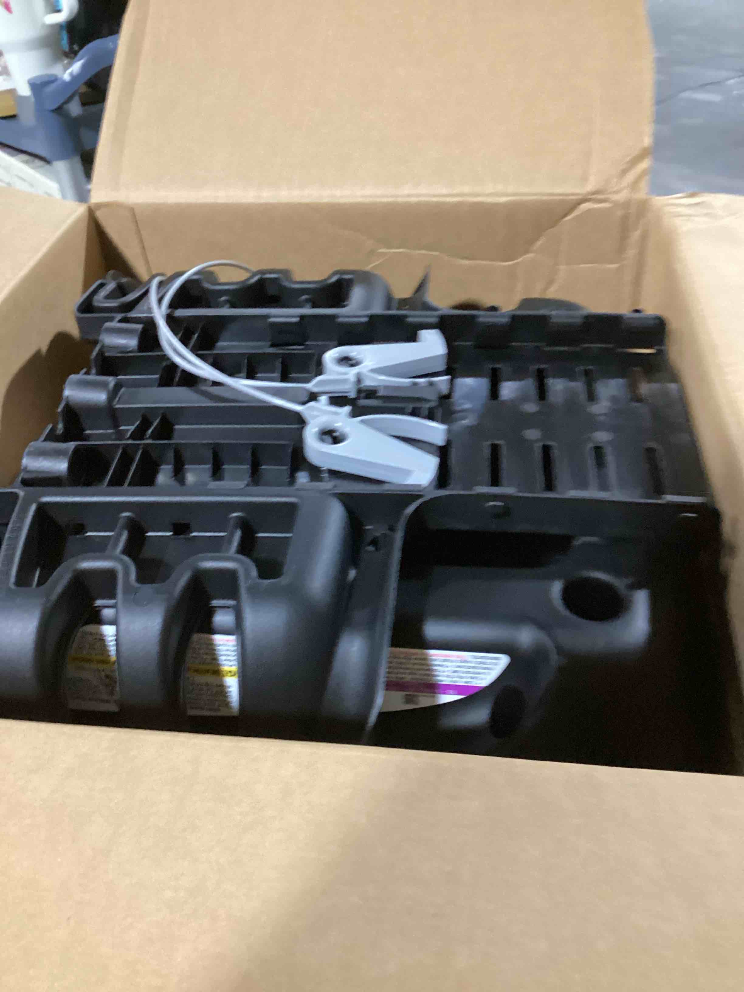 https://s3.amazonaws.com/lotting-images-prod/bidfta/RED6661878_1730476070742.jpeg