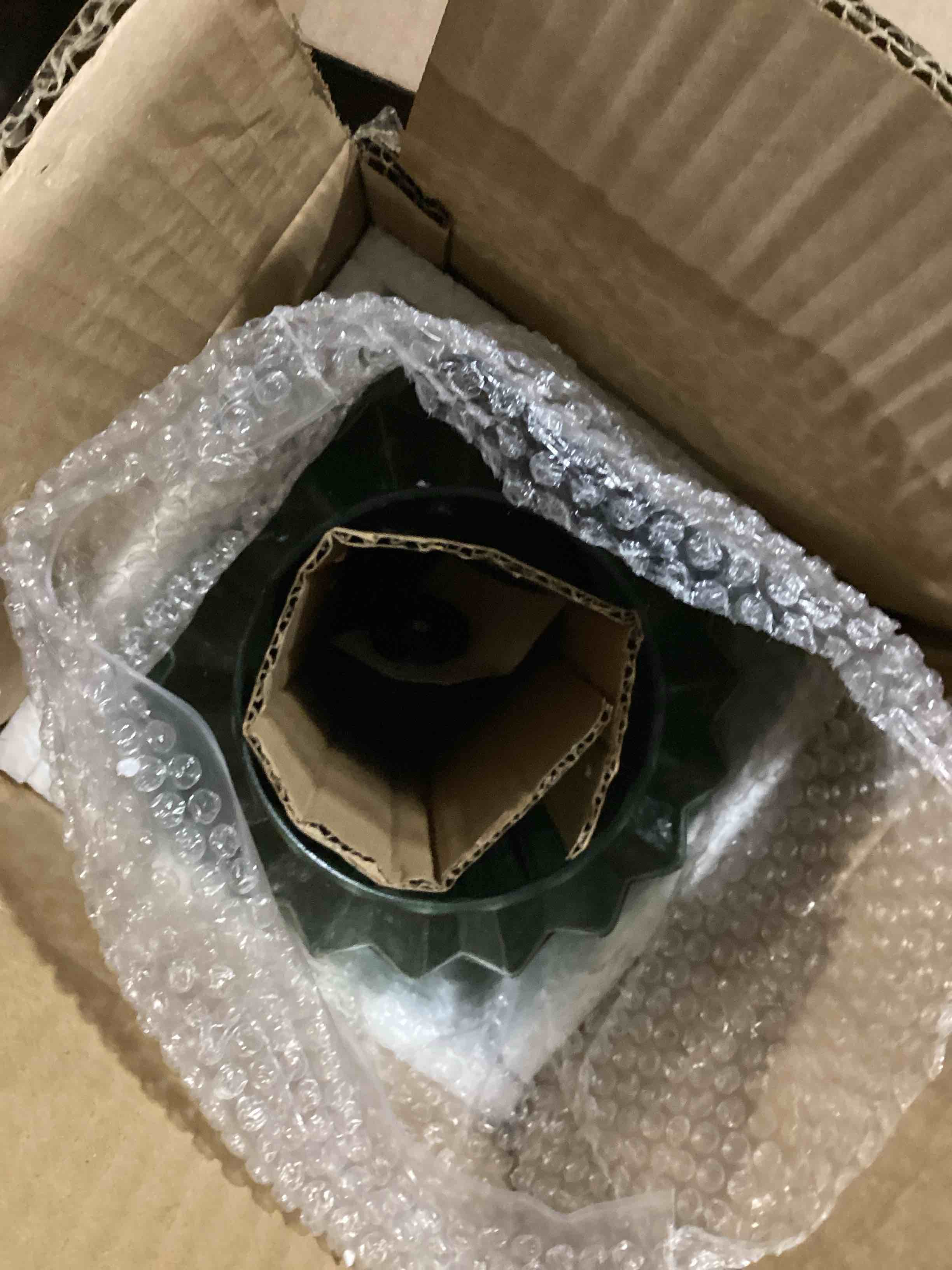 https://s3.amazonaws.com/lotting-images-prod/bidfta/RED6662053_1728571311036.jpeg