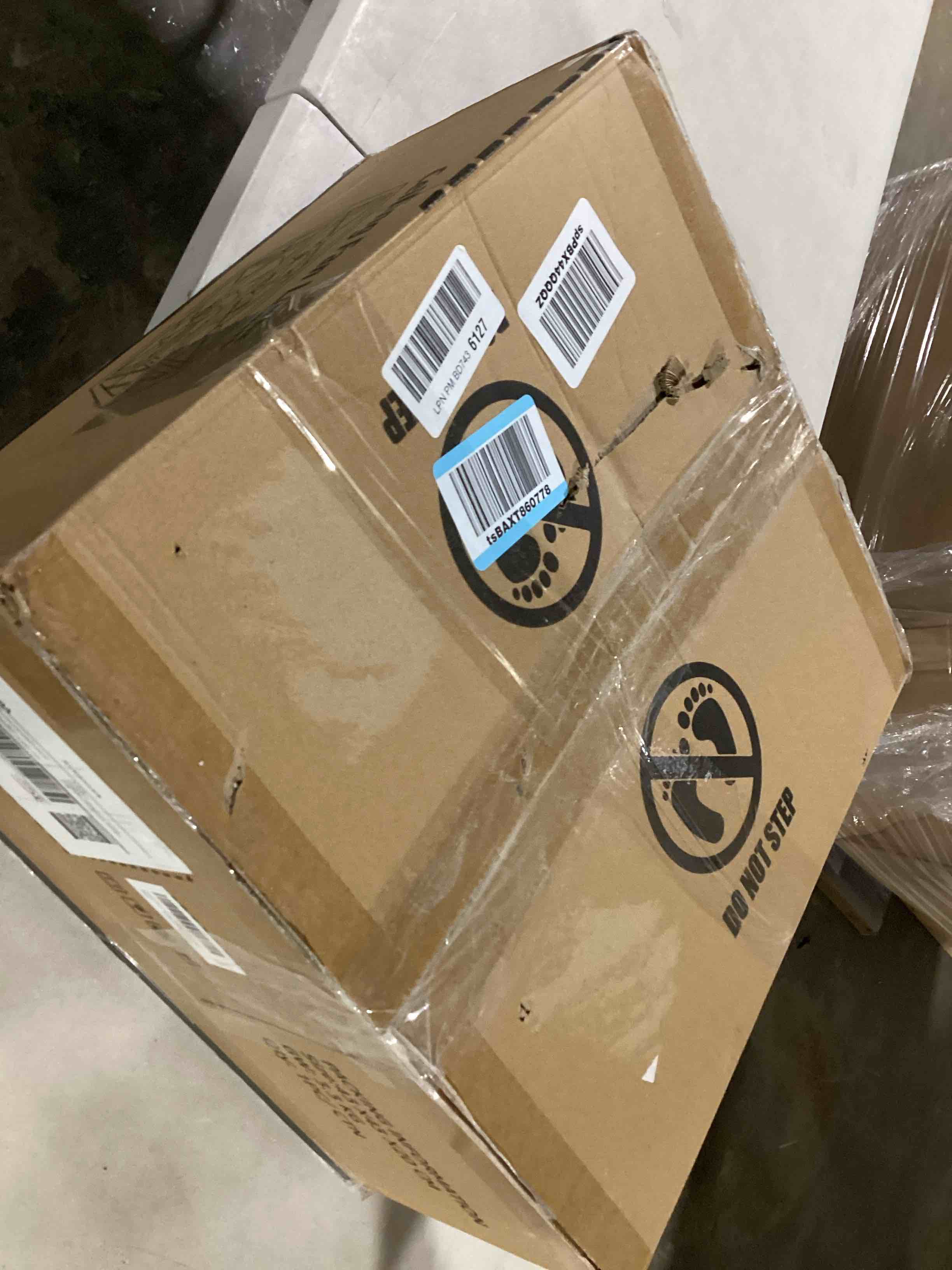 https://s3.amazonaws.com/lotting-images-prod/bidfta/RED6662589_1729109390486.jpeg