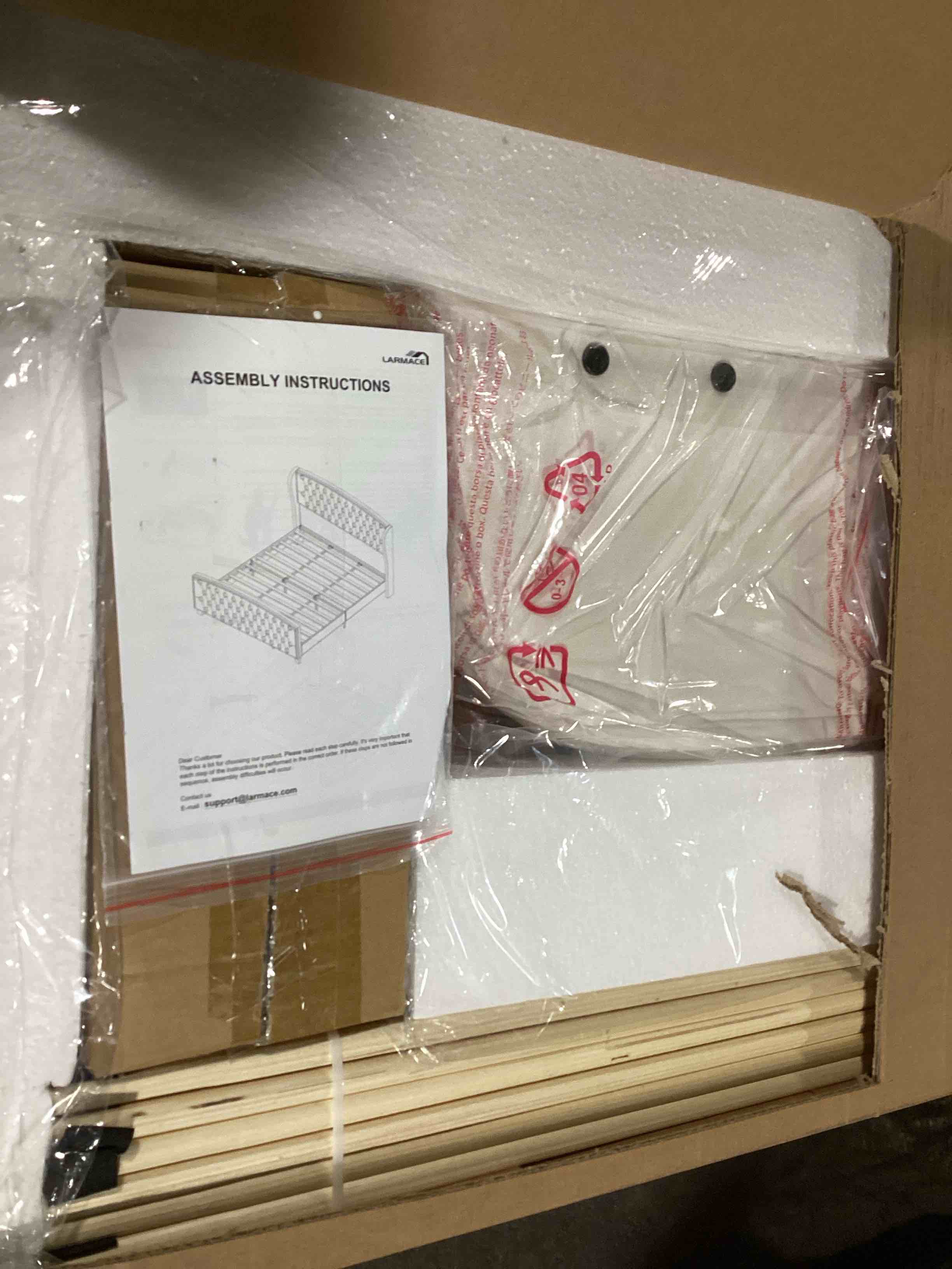 https://s3.amazonaws.com/lotting-images-prod/bidfta/RED6662806_1729194473225.jpeg