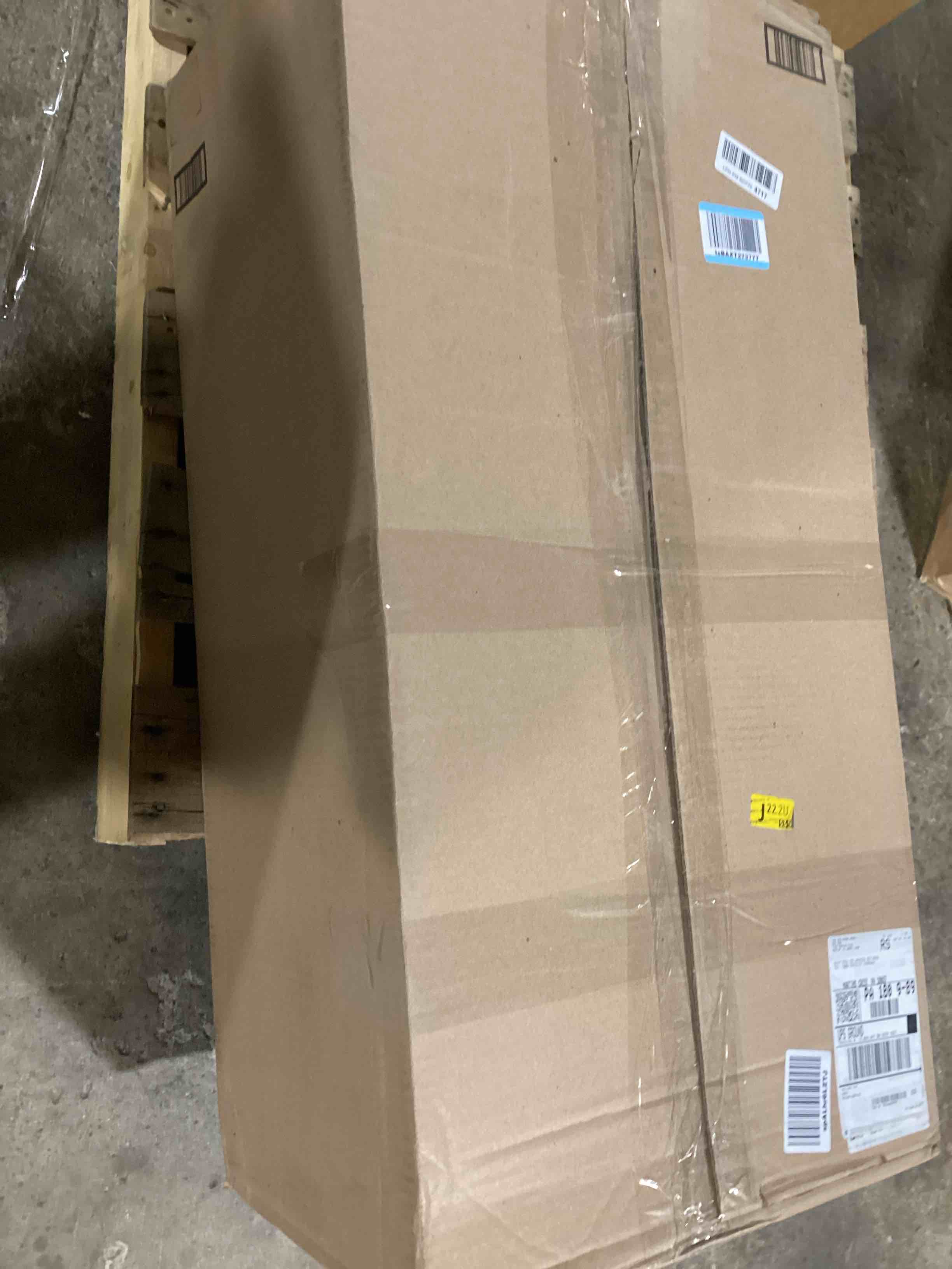 https://s3.amazonaws.com/lotting-images-prod/bidfta/RED6663121_1729520344562.jpeg