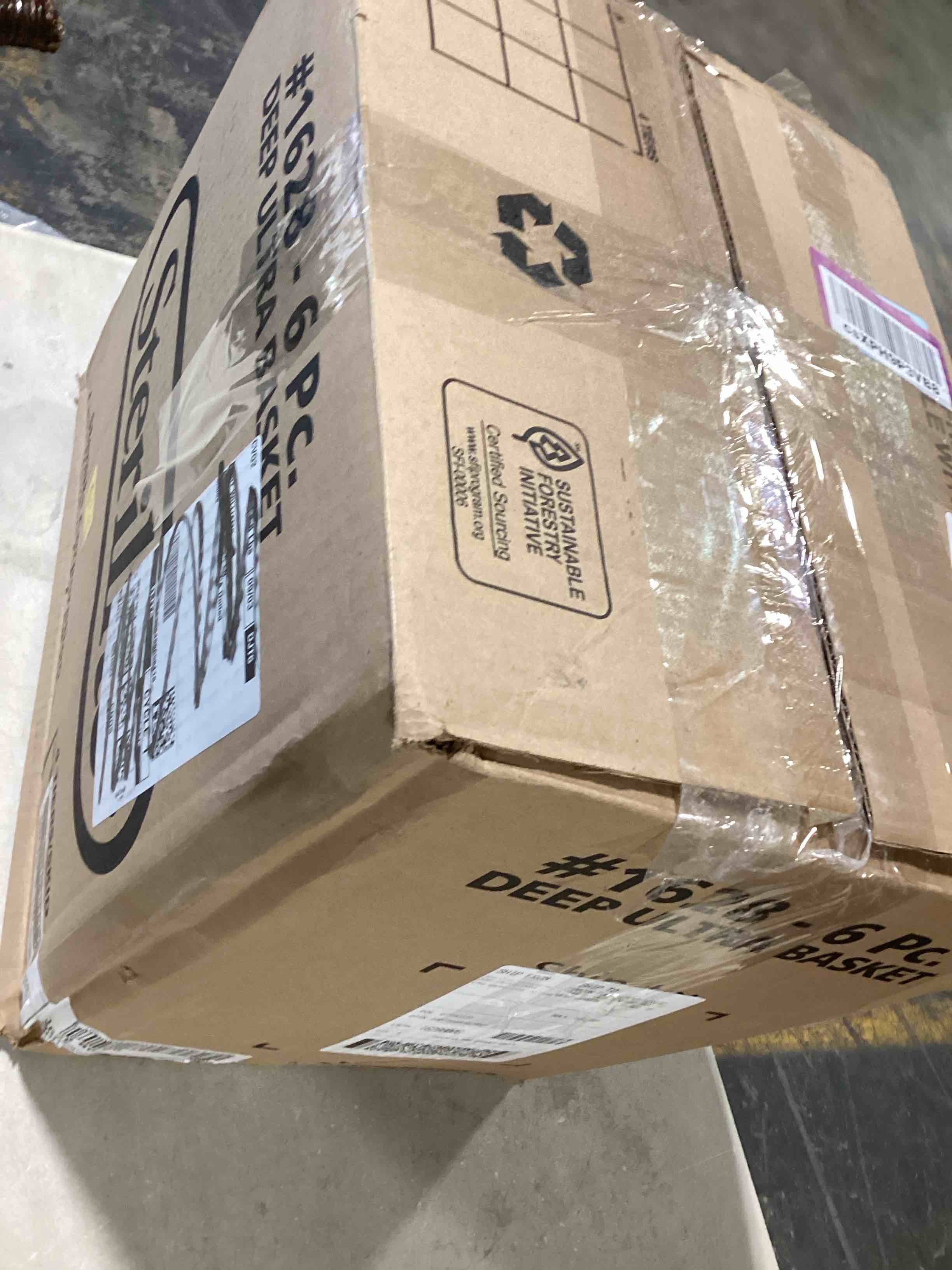 https://s3.amazonaws.com/lotting-images-prod/bidfta/RED6663351_1729600431024.jpeg