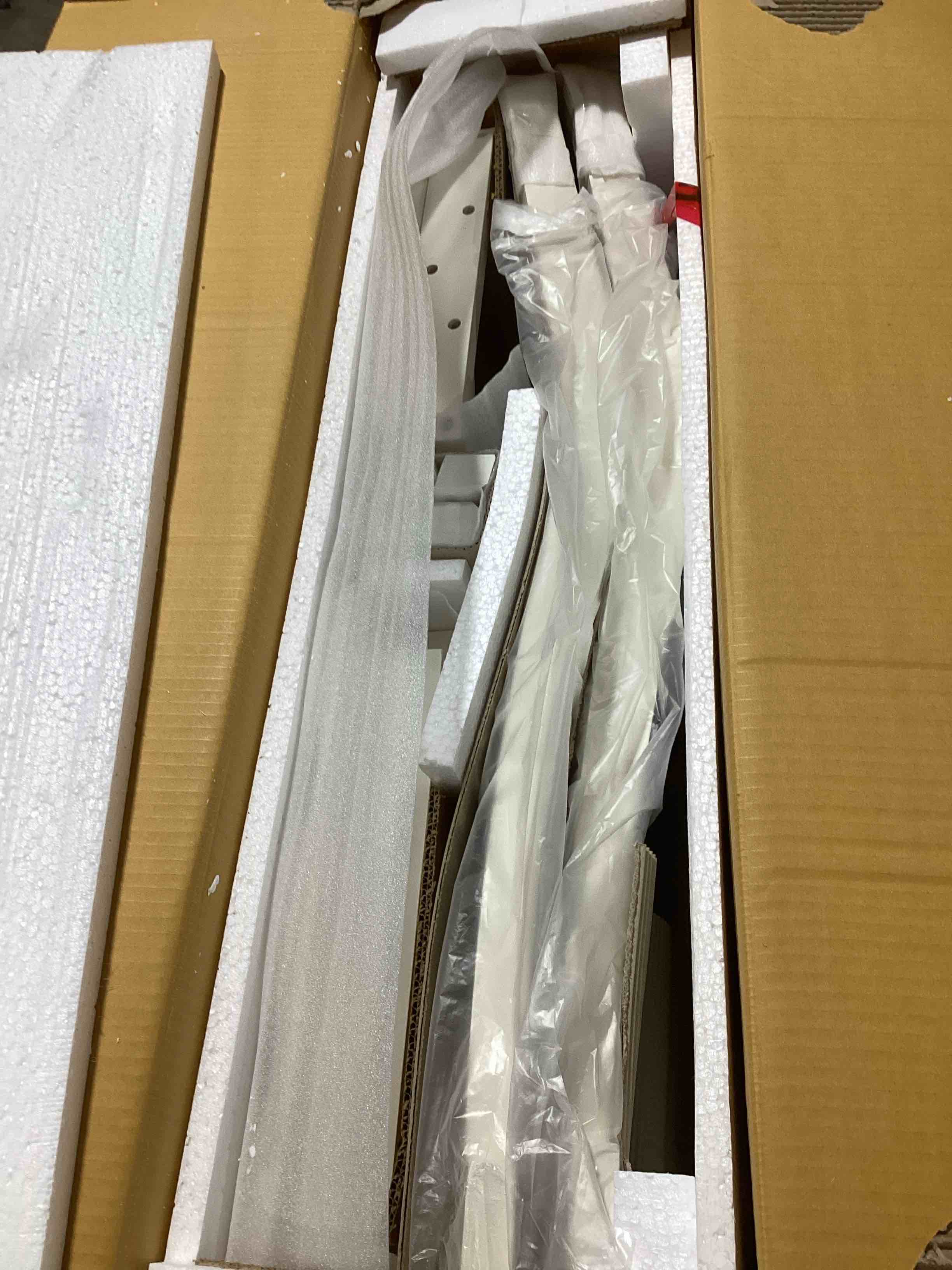 https://s3.amazonaws.com/lotting-images-prod/bidfta/RED6663438_1729619384490.jpeg