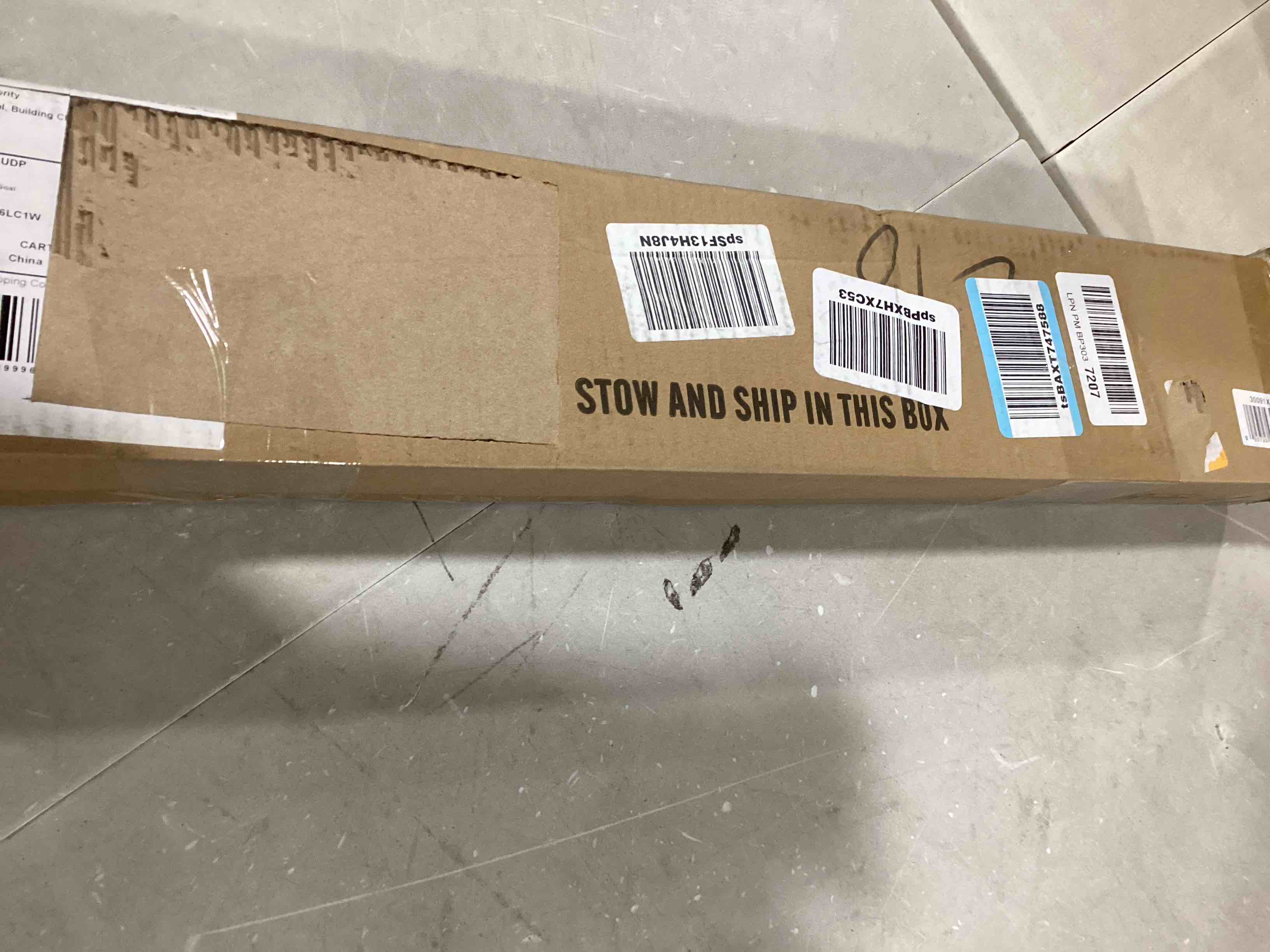 https://s3.amazonaws.com/lotting-images-prod/bidfta/RED6664420_1723576382049.jpeg