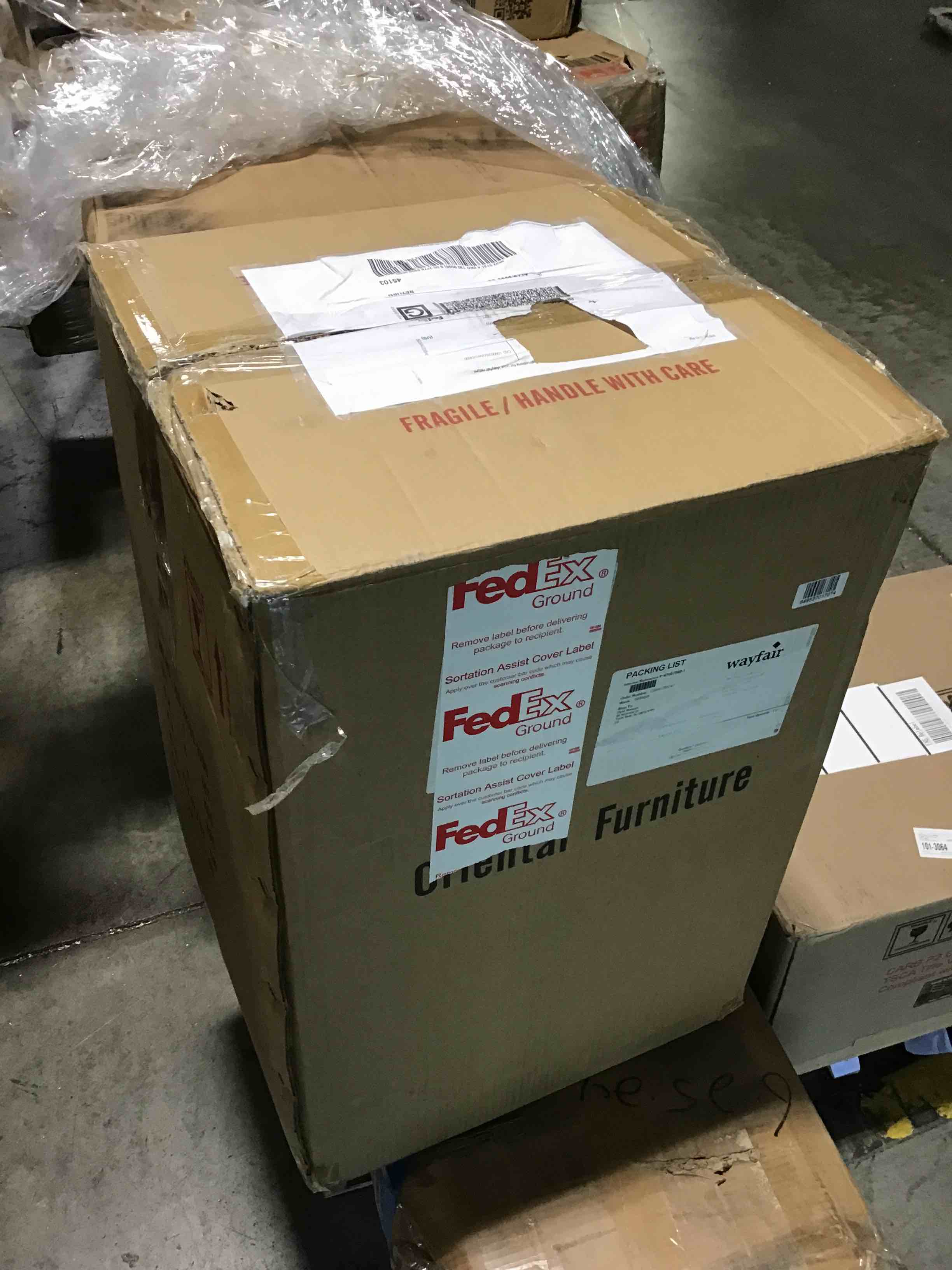 https://s3.amazonaws.com/lotting-images-prod/bidfta/RED6666728_1724071603885.jpeg