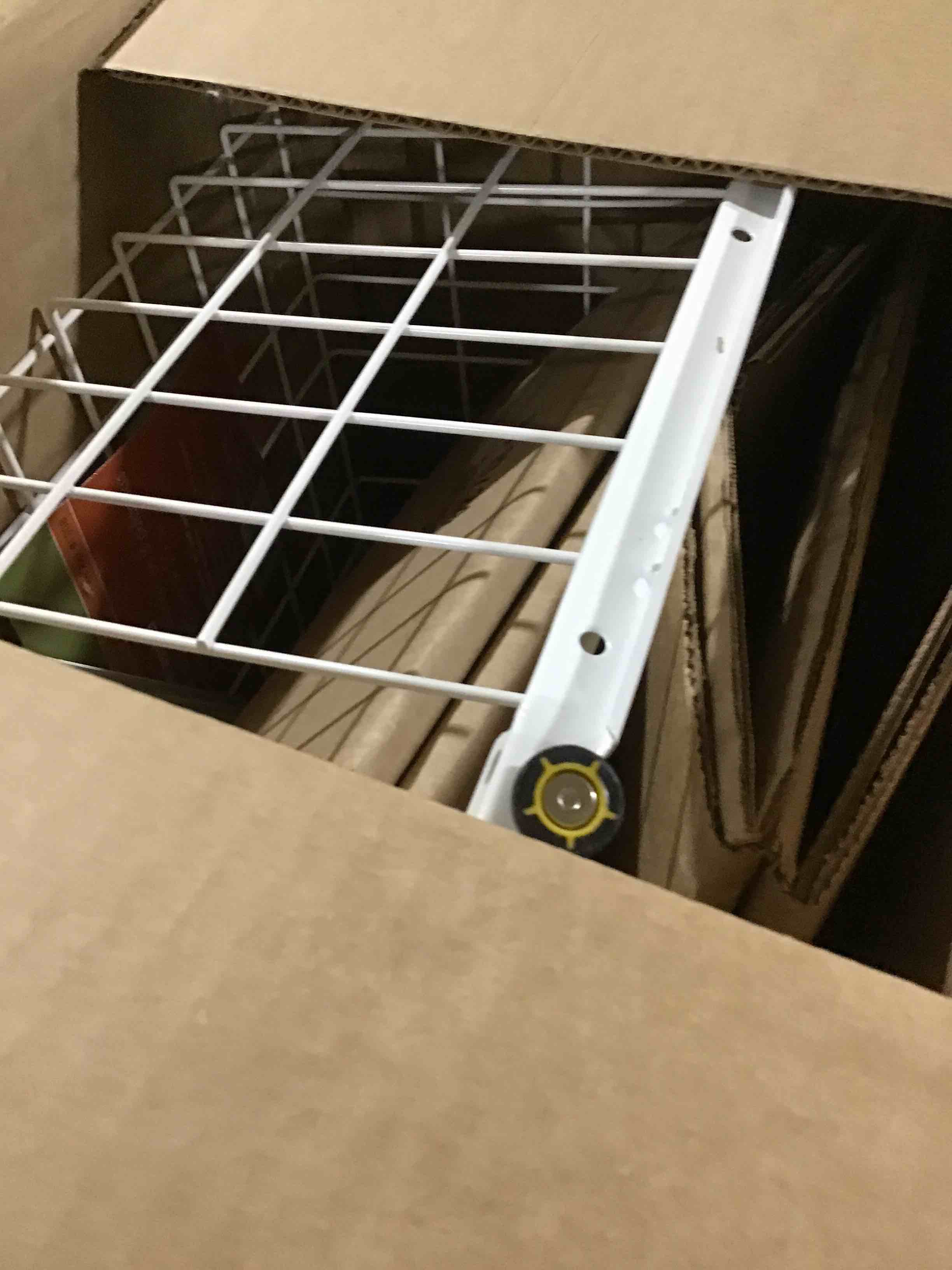 https://s3.amazonaws.com/lotting-images-prod/bidfta/RED6666848_1724164059293.jpeg