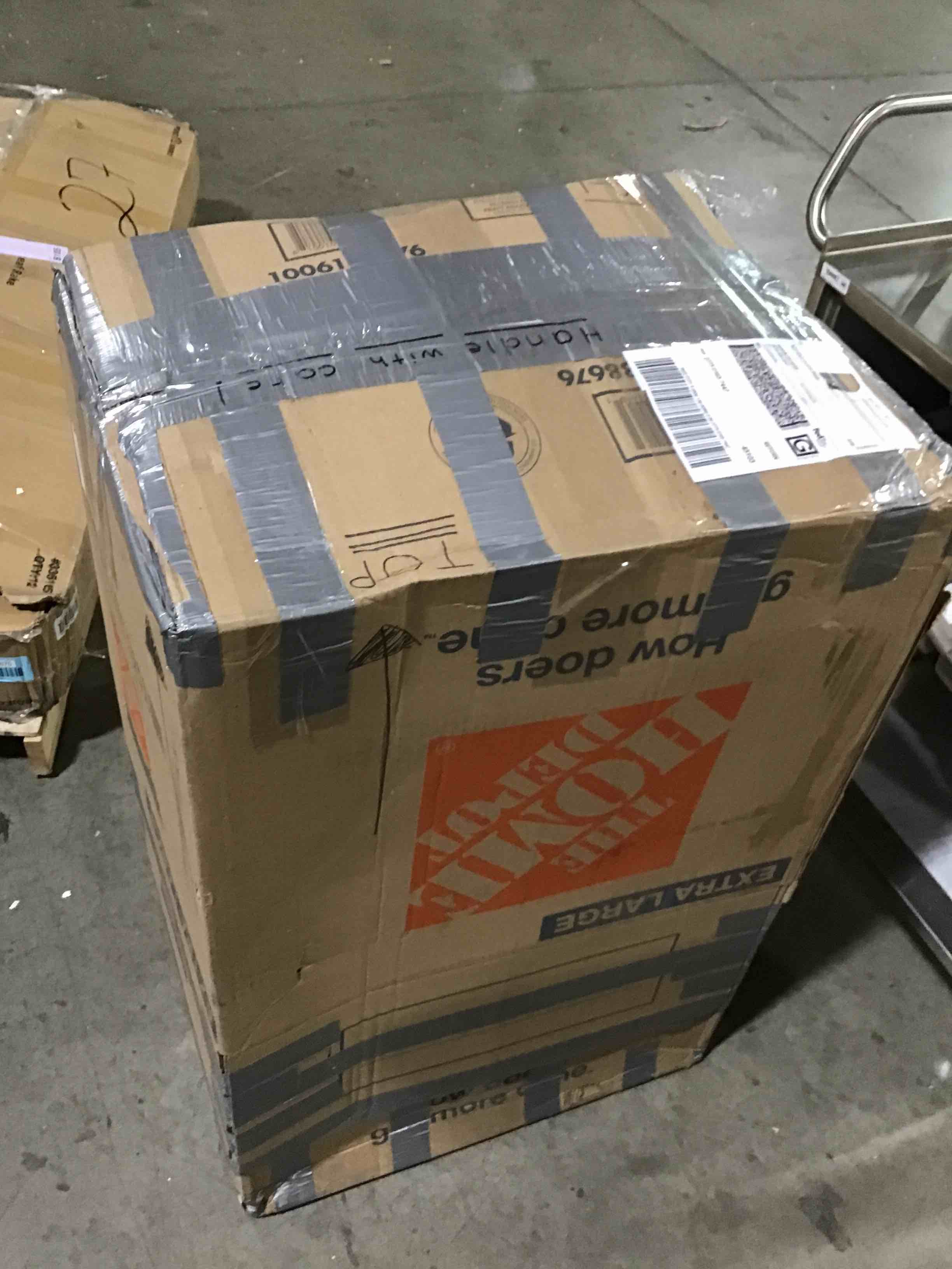 https://s3.amazonaws.com/lotting-images-prod/bidfta/RED6667079_1724345682179.jpeg