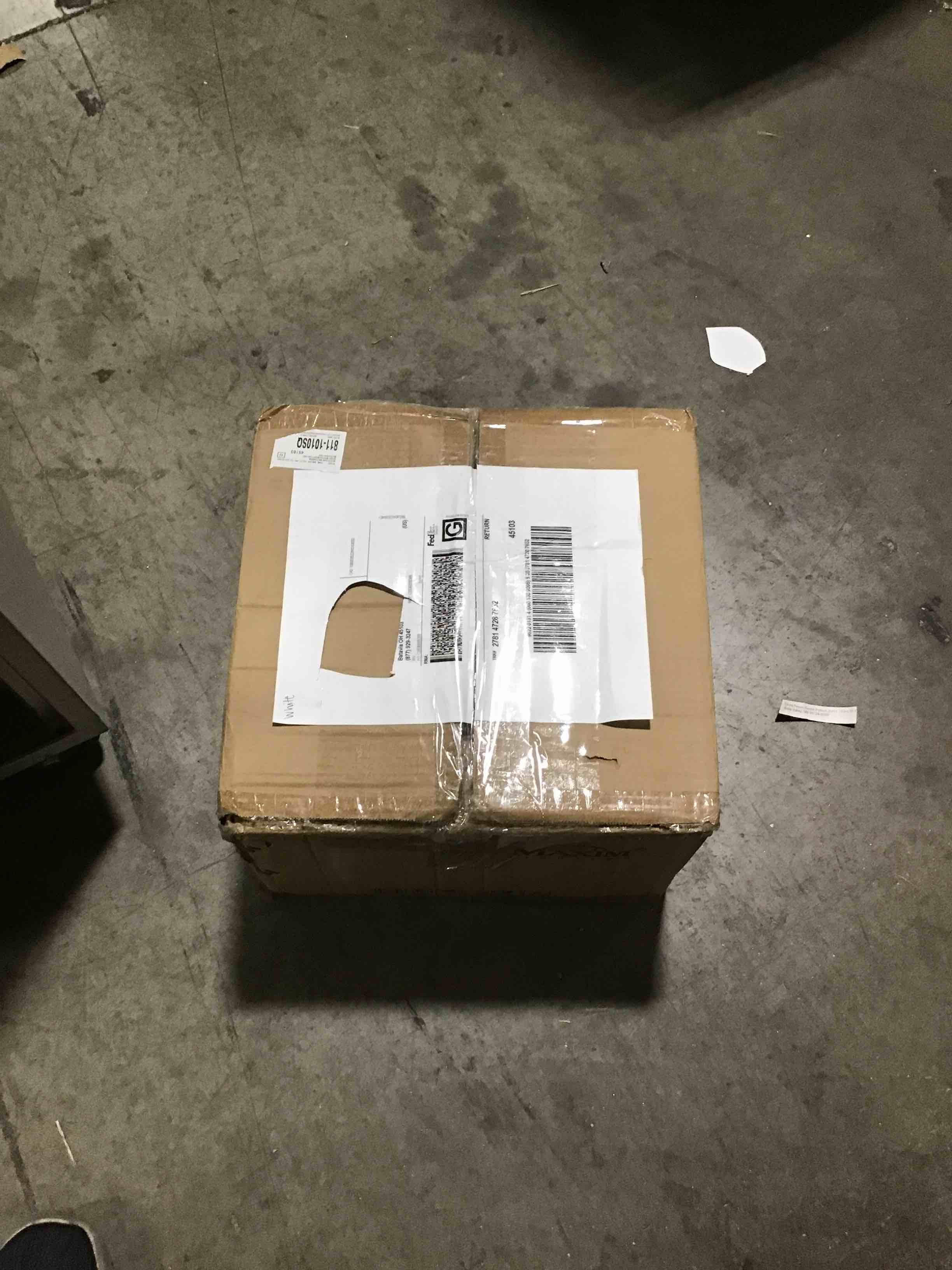 https://s3.amazonaws.com/lotting-images-prod/bidfta/RED6667281_1724687218767.jpeg