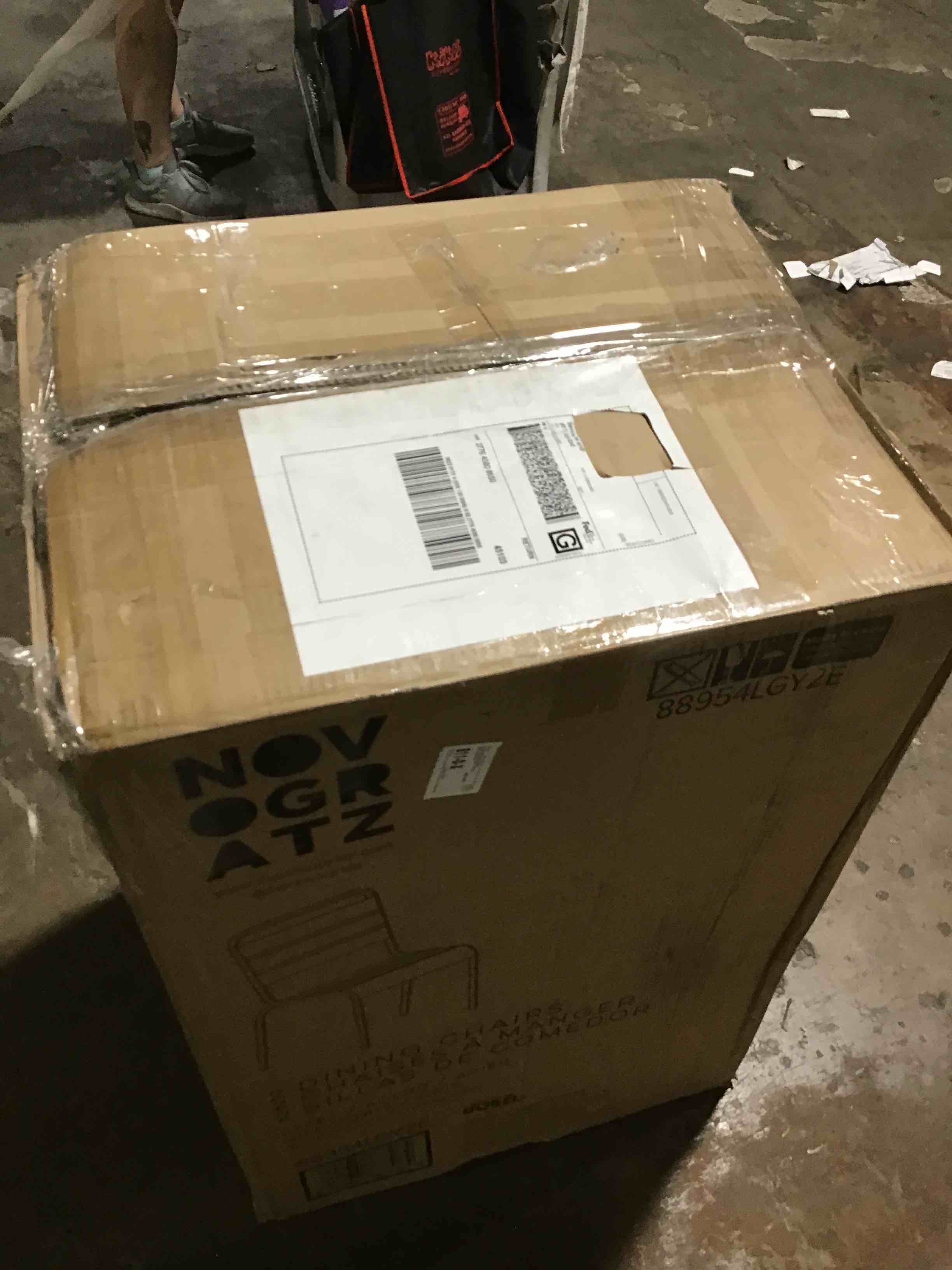 https://s3.amazonaws.com/lotting-images-prod/bidfta/RED6667610_1724951380632.jpeg