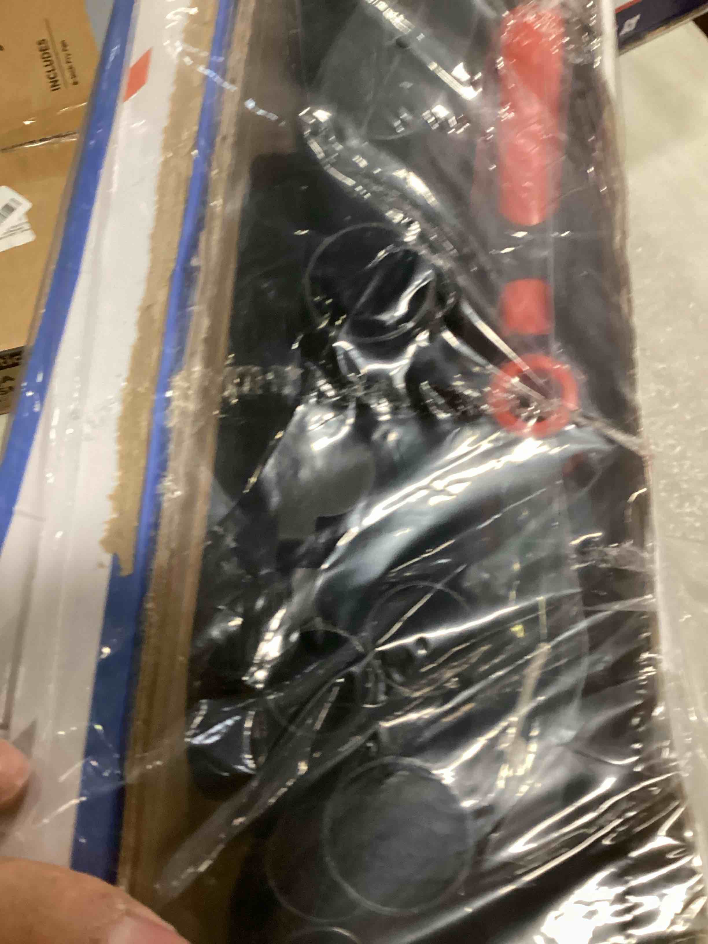https://s3.amazonaws.com/lotting-images-prod/bidfta/RED6668456_1722432231492.jpeg