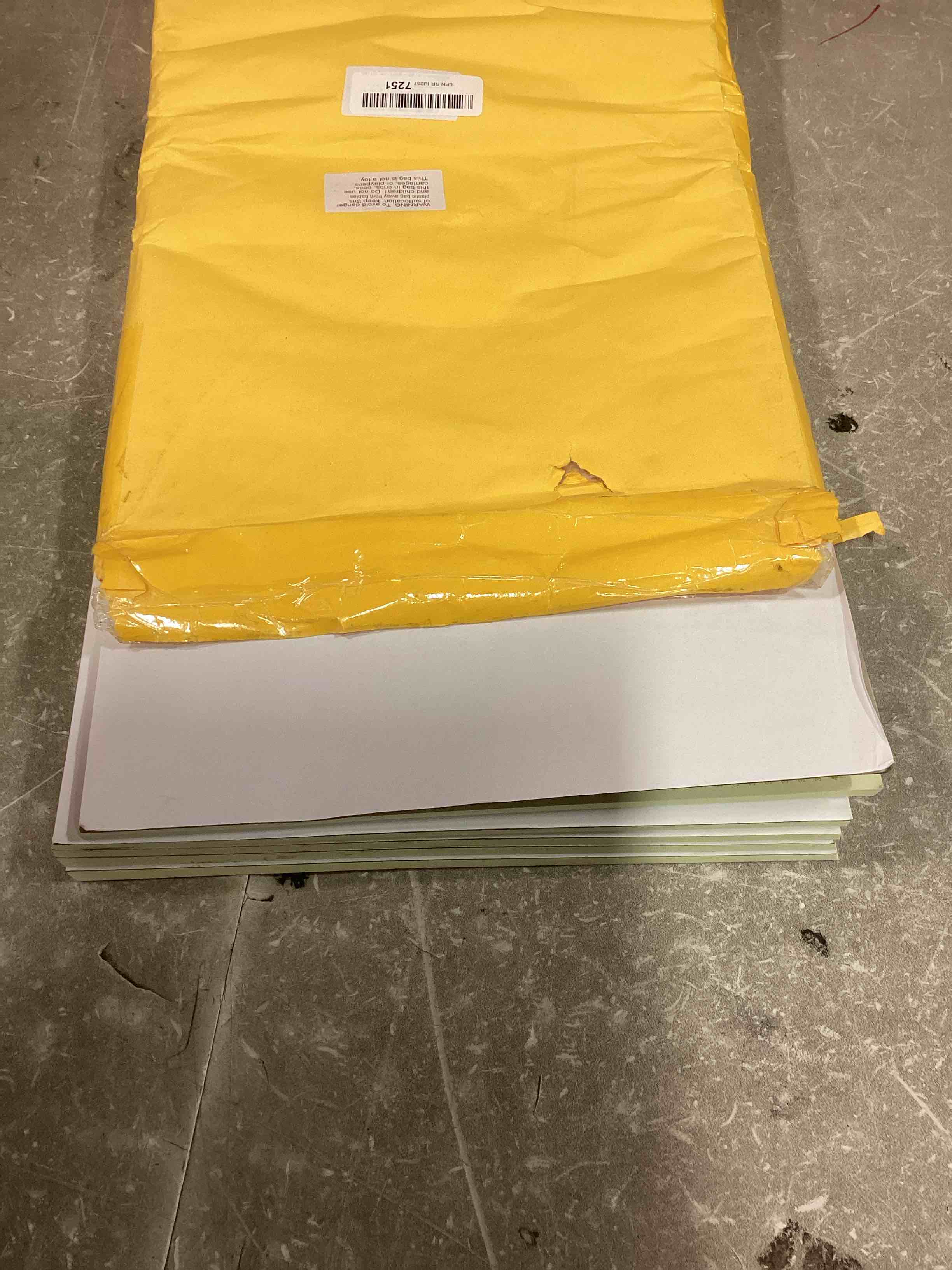 https://s3.amazonaws.com/lotting-images-prod/bidfta/RED6670811_1722870215556.jpeg