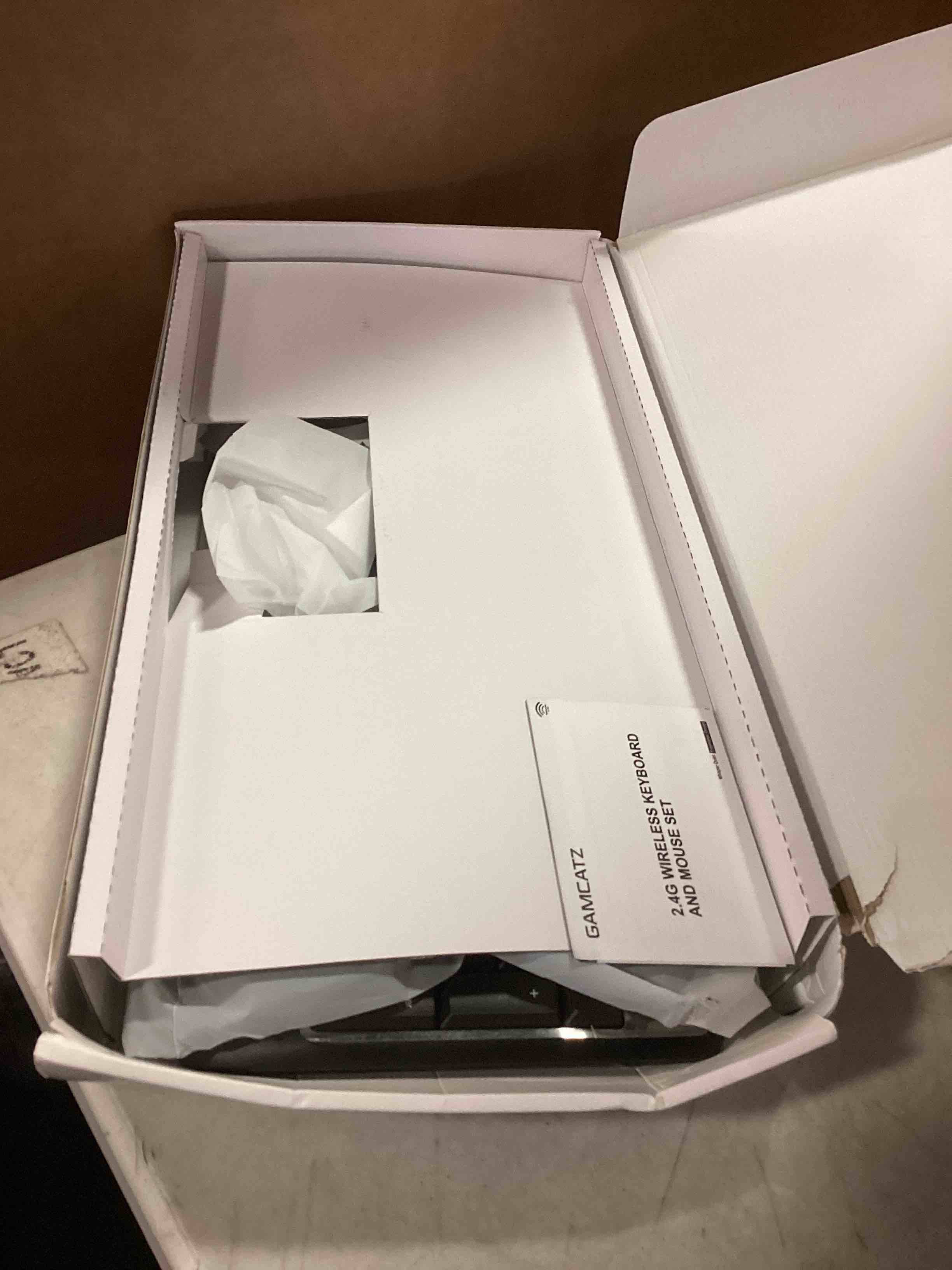 https://s3.amazonaws.com/lotting-images-prod/bidfta/RED6672956_1722525933087.jpeg