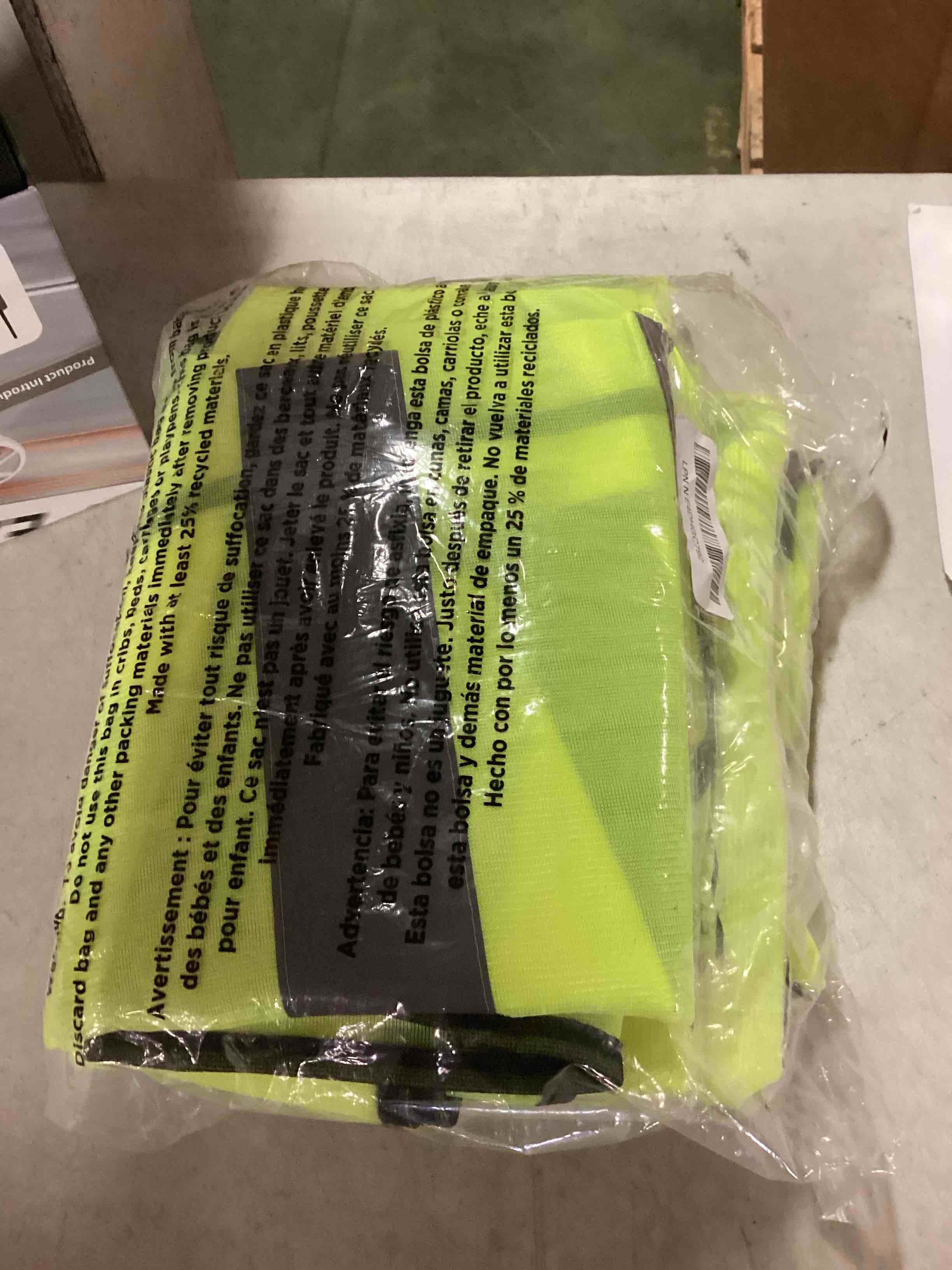 https://s3.amazonaws.com/lotting-images-prod/bidfta/RED6673043_1722537208245.jpeg