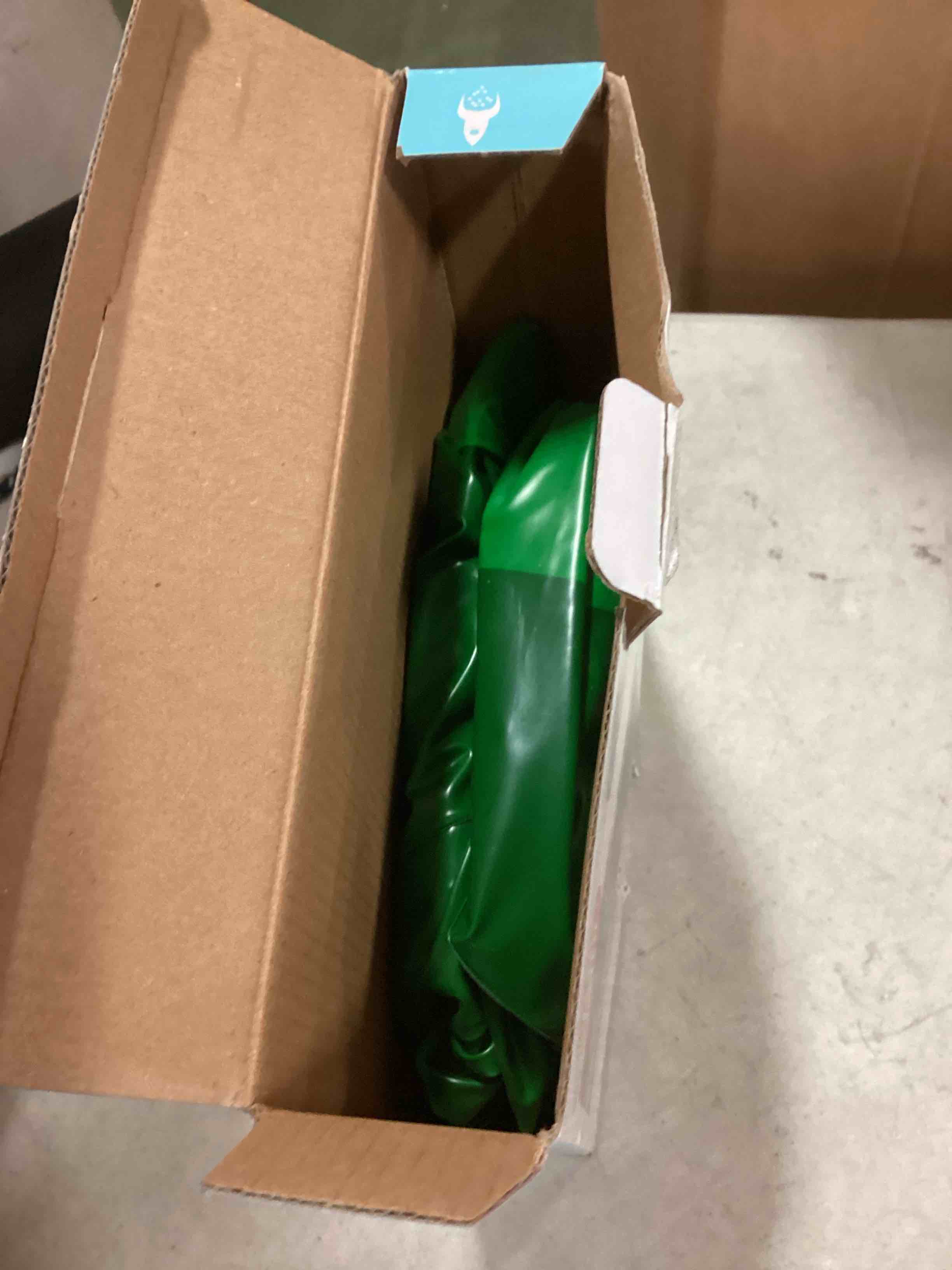 https://s3.amazonaws.com/lotting-images-prod/bidfta/RED6673314_1722618606986.jpeg