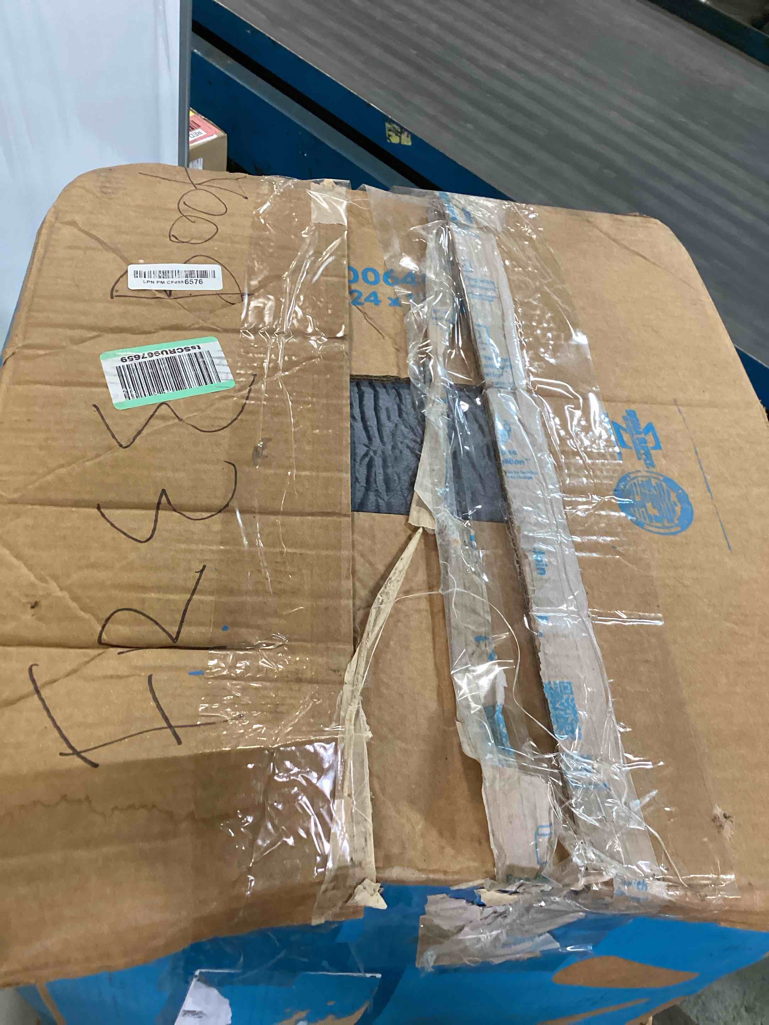 https://s3.amazonaws.com/lotting-images-prod/bidfta/RED6673644_1722872266474.jpeg