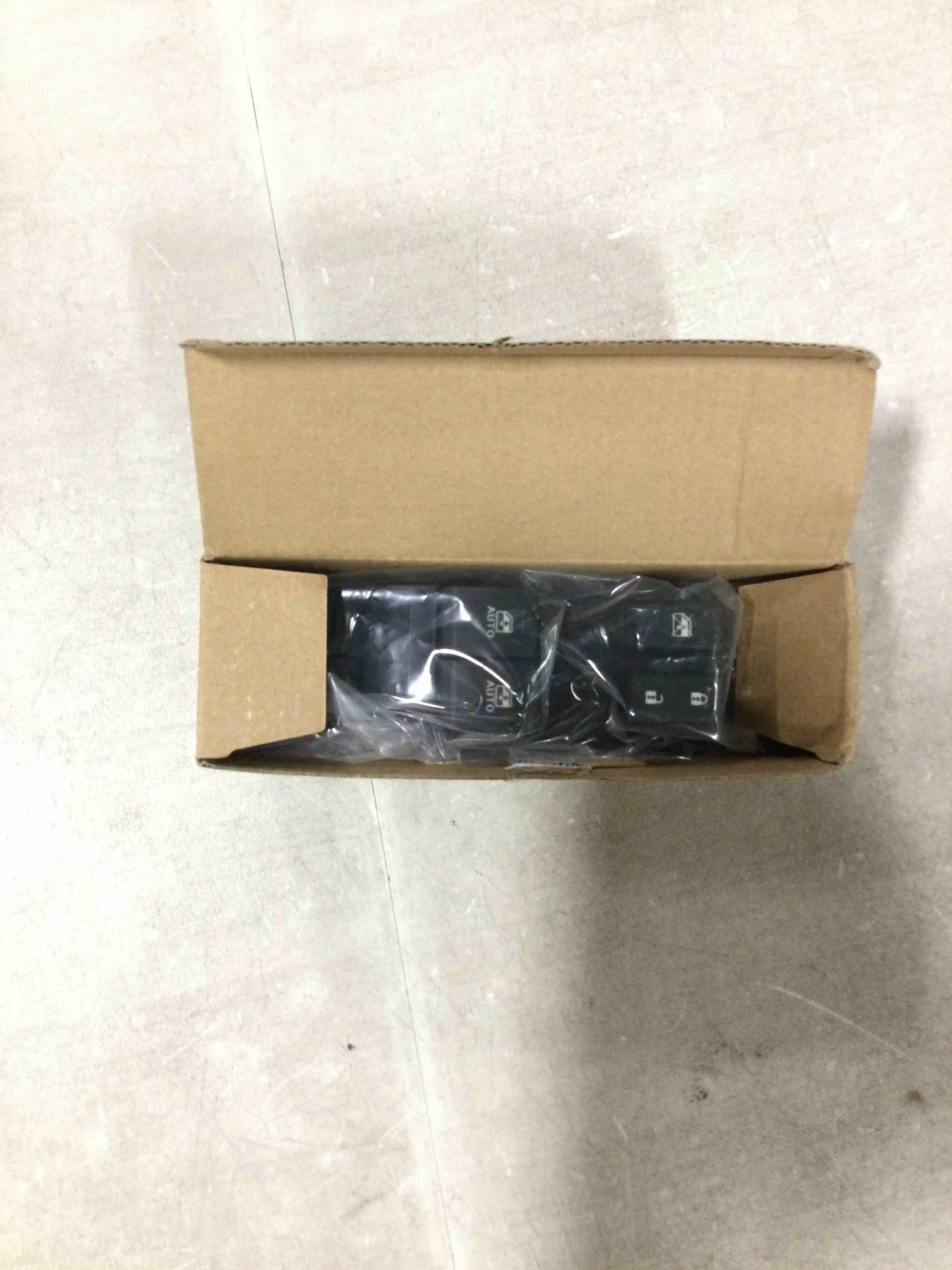 https://s3.amazonaws.com/lotting-images-prod/bidfta/RED6674064_1722445544500.jpeg