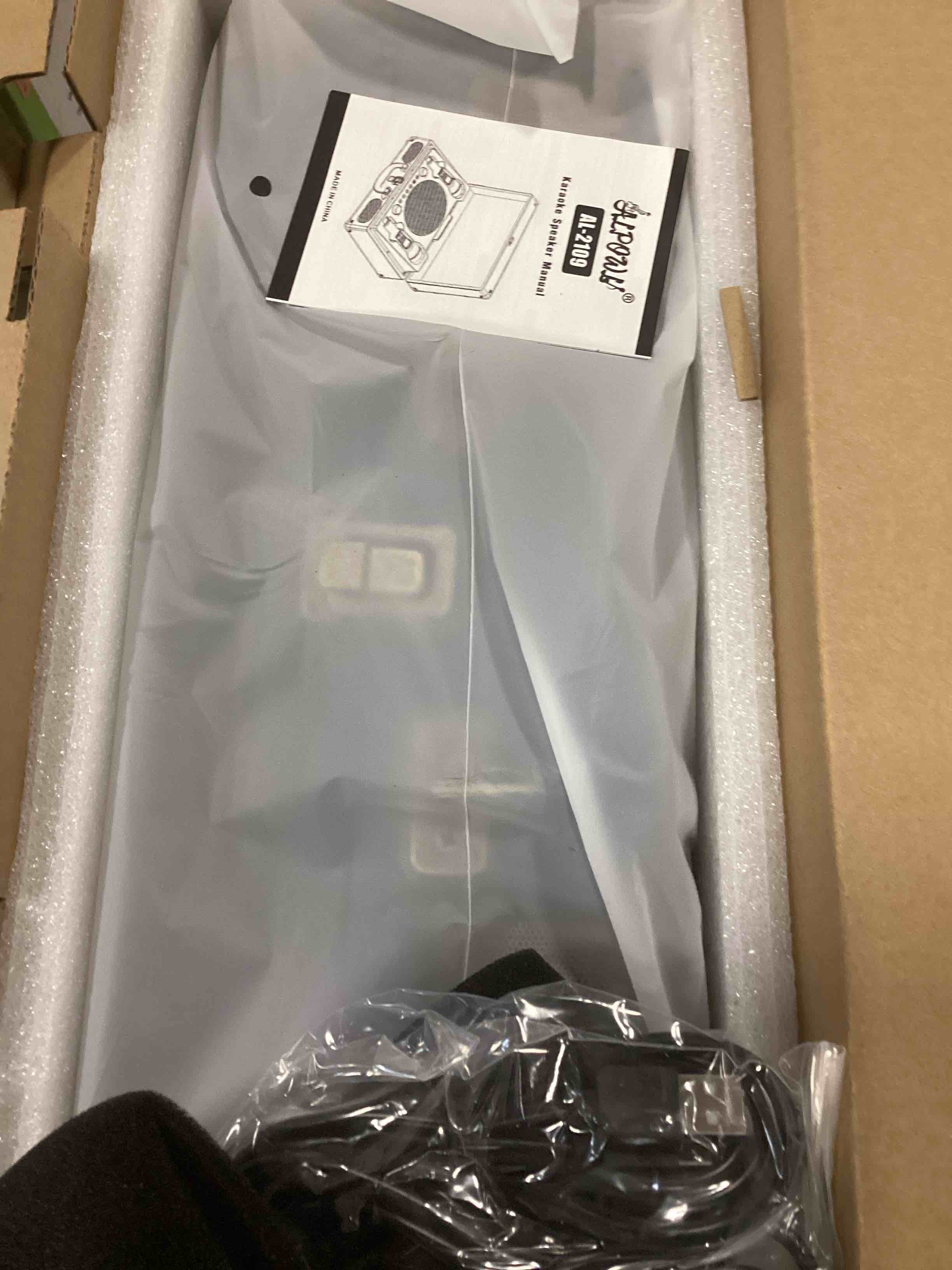 https://s3.amazonaws.com/lotting-images-prod/bidfta/RED6675646_1722351706647.jpeg