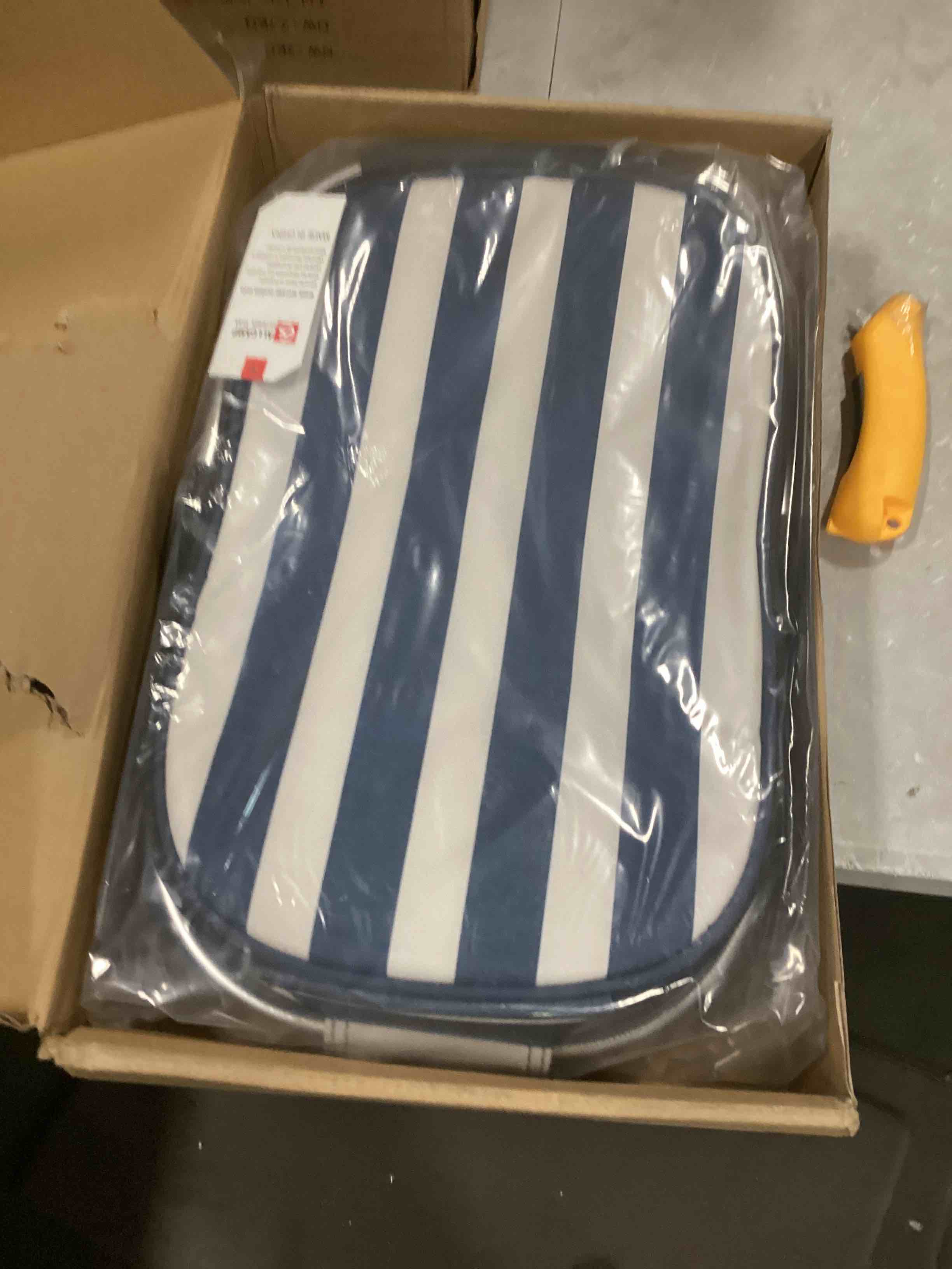 https://s3.amazonaws.com/lotting-images-prod/bidfta/RED6675768_1722359946442.jpeg