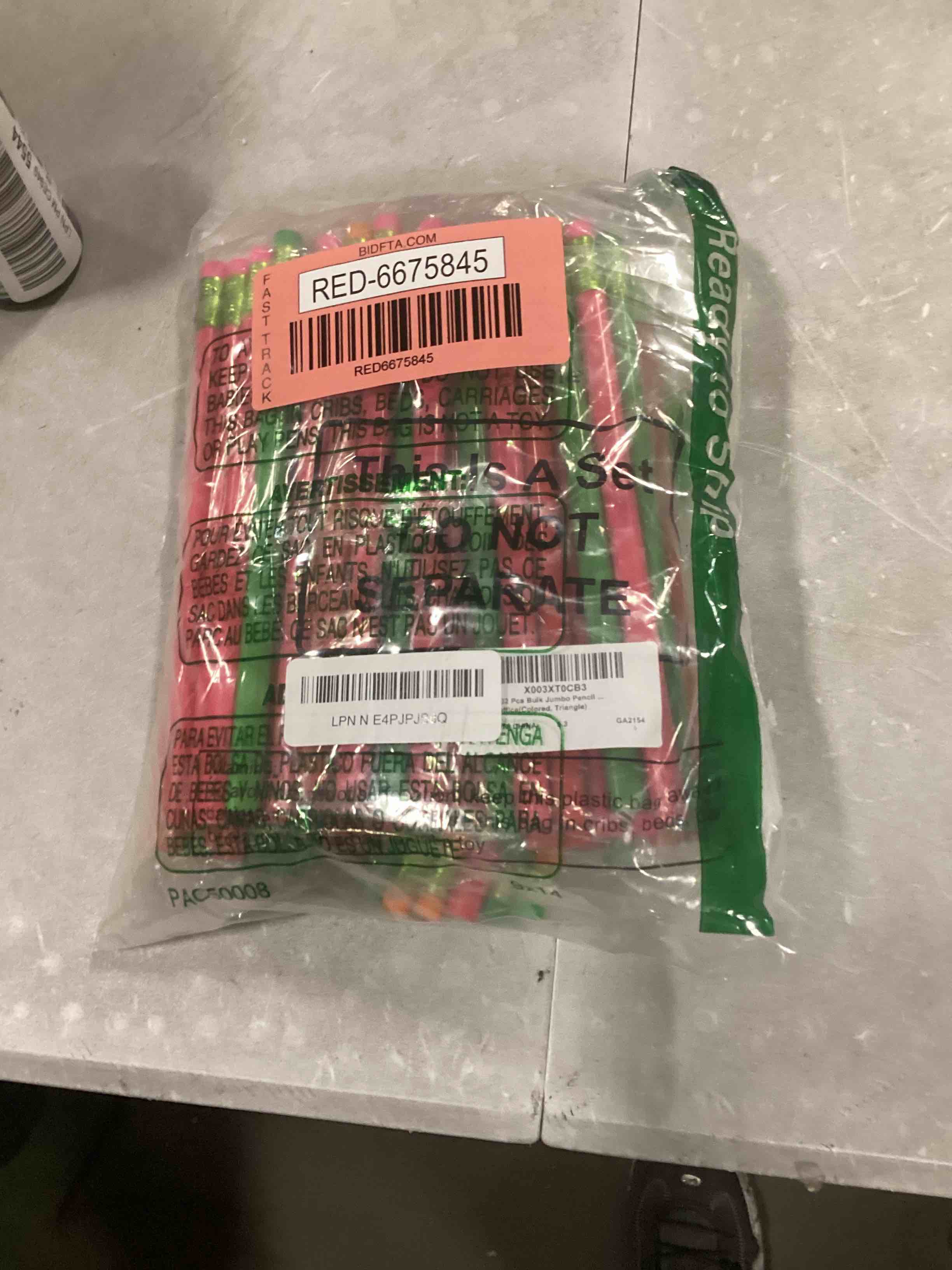 https://s3.amazonaws.com/lotting-images-prod/bidfta/RED6675845_1722365075450.jpeg
