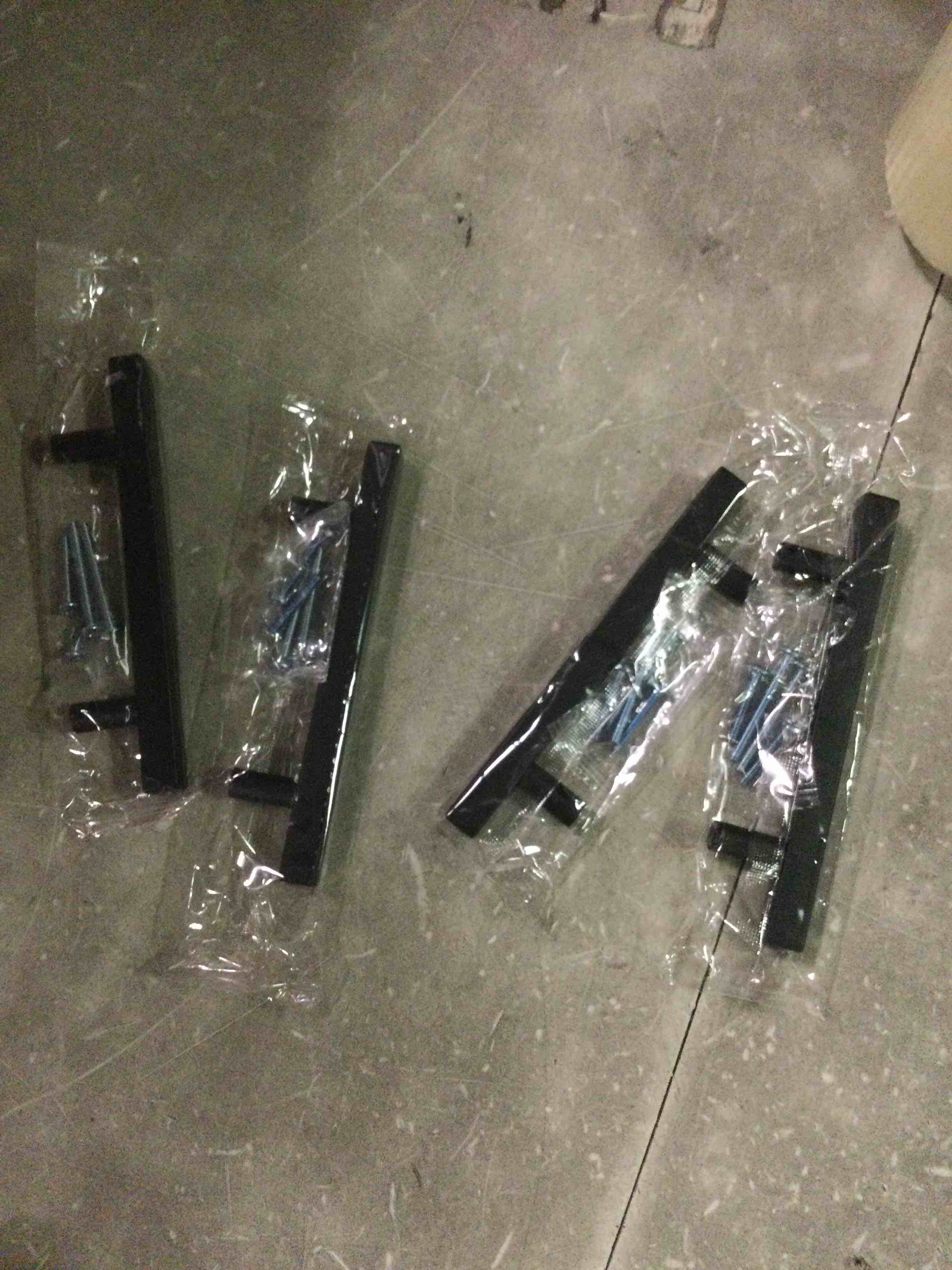 https://s3.amazonaws.com/lotting-images-prod/bidfta/RED6678099_1723060611540.jpeg