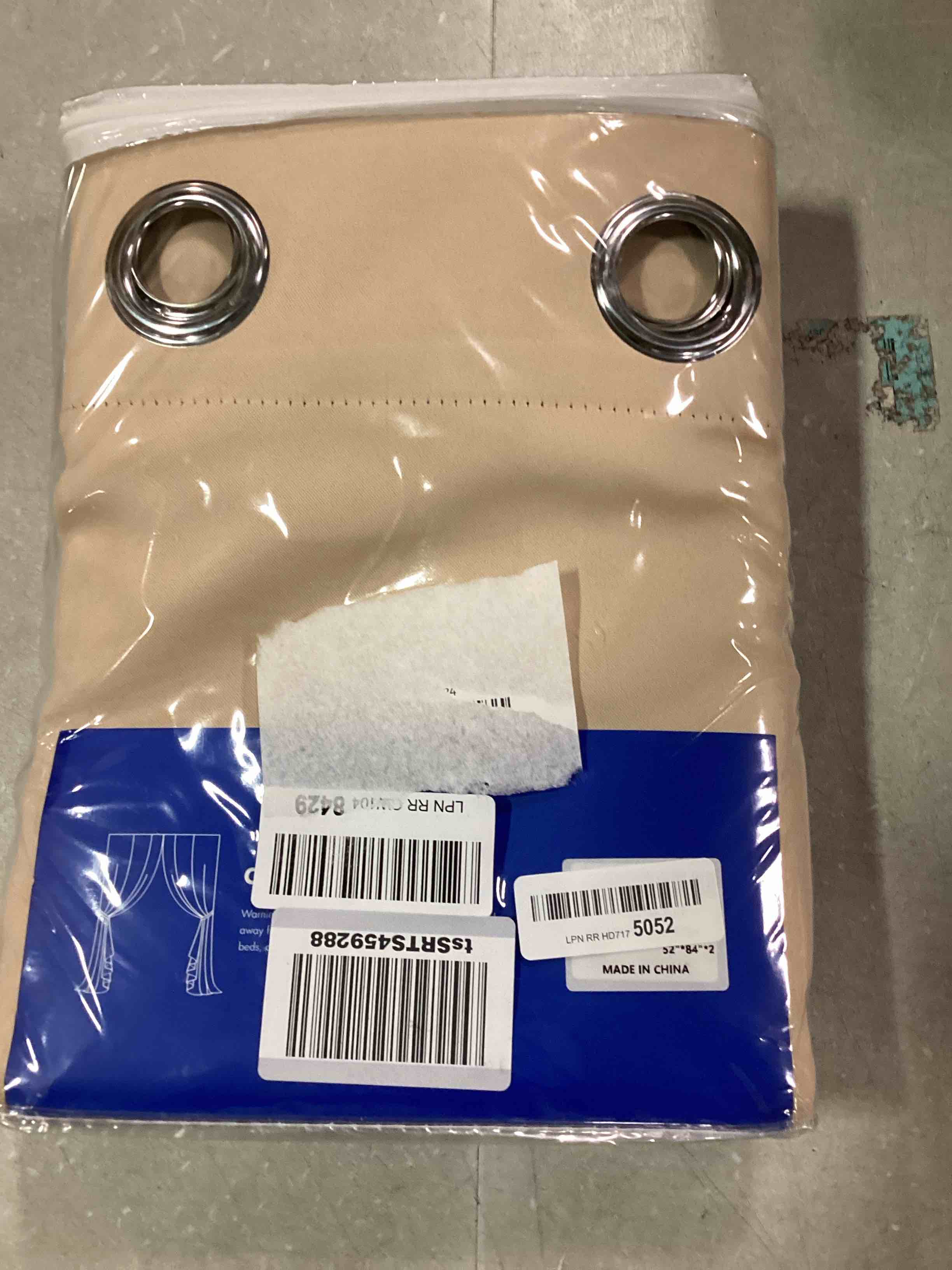 https://s3.amazonaws.com/lotting-images-prod/bidfta/RED6678614_1722343739700.jpeg