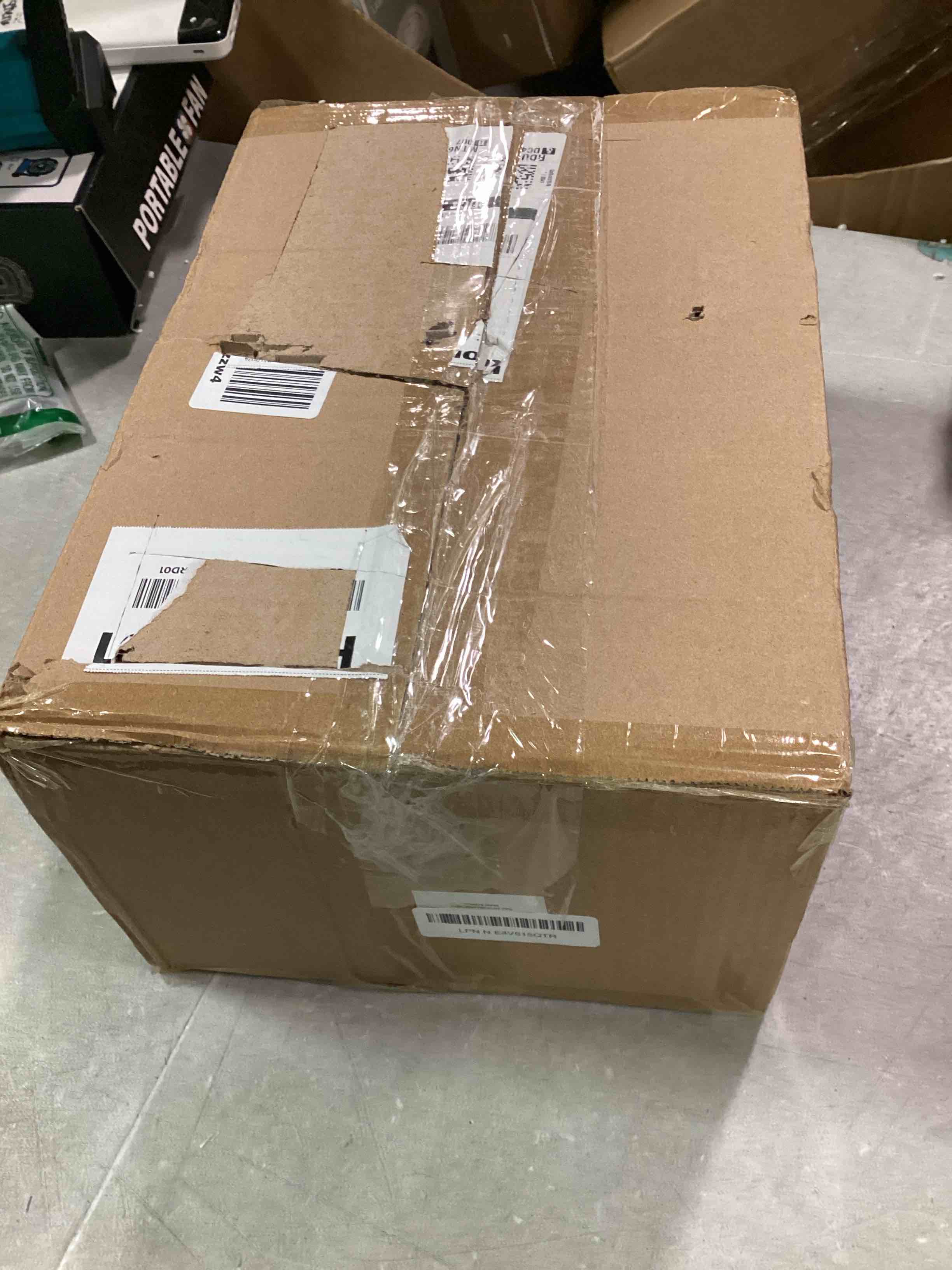 https://s3.amazonaws.com/lotting-images-prod/bidfta/RED6679046_1722455346198.jpeg