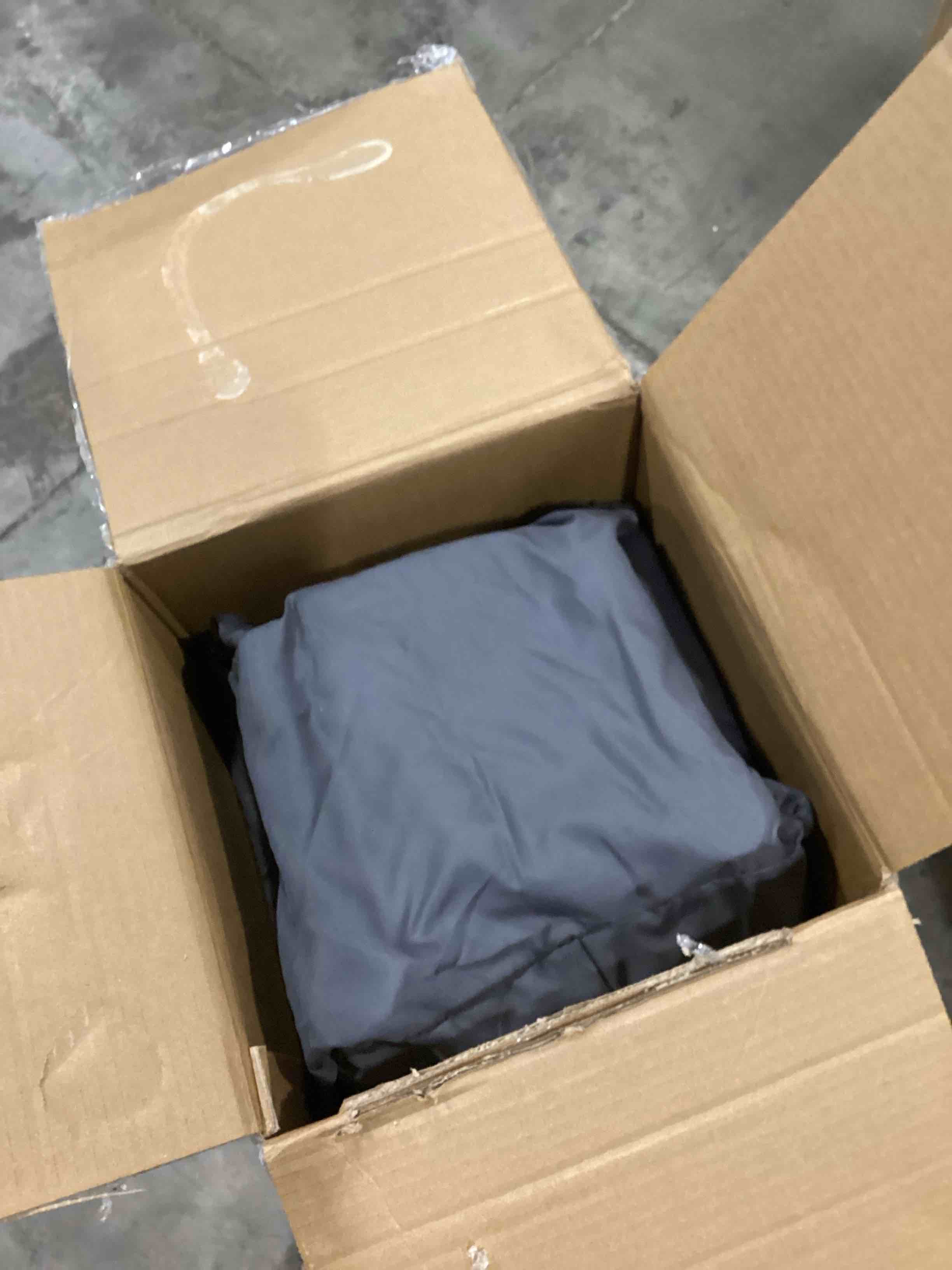 https://s3.amazonaws.com/lotting-images-prod/bidfta/RED6679941_1732724097644.jpeg