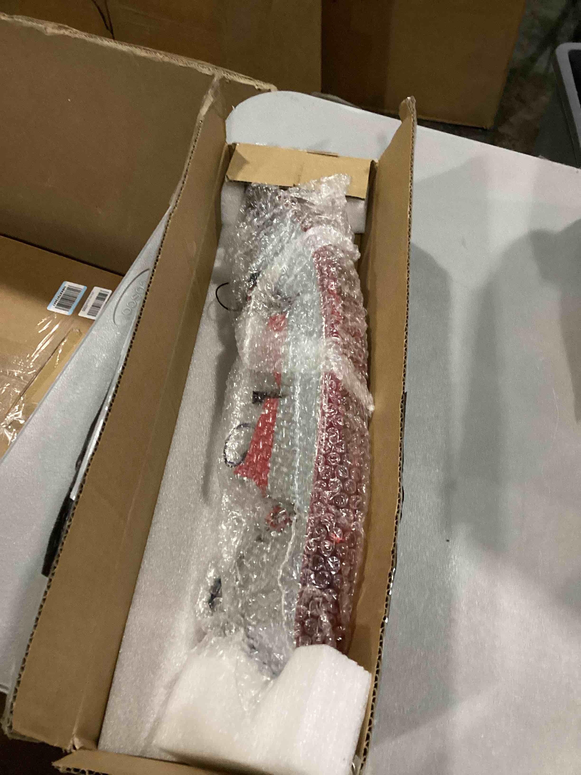 https://s3.amazonaws.com/lotting-images-prod/bidfta/RED6679984_1732732262908.jpeg