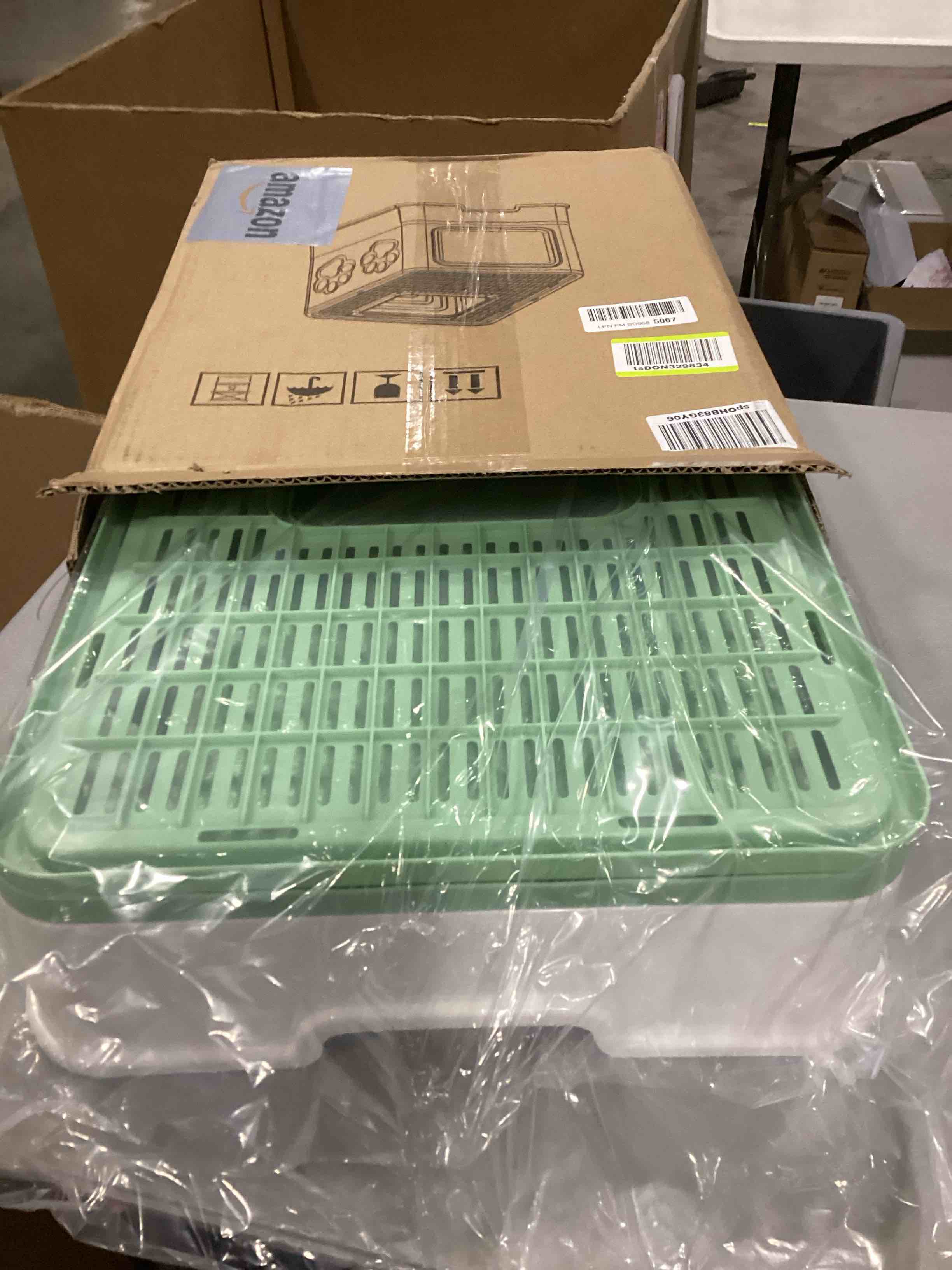 https://s3.amazonaws.com/lotting-images-prod/bidfta/RED6680026_1733141228715.jpeg