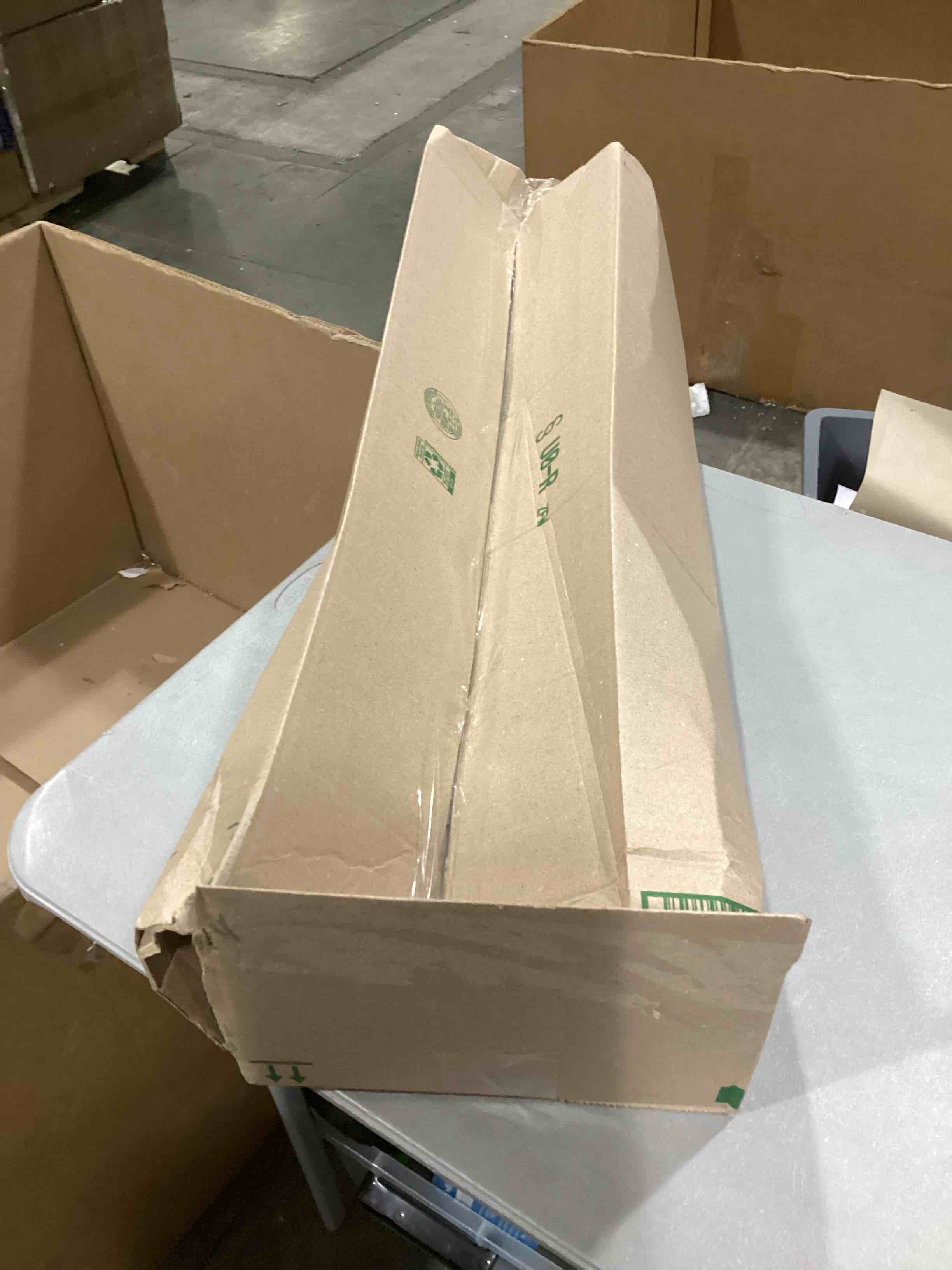 https://s3.amazonaws.com/lotting-images-prod/bidfta/RED6680130_1733163096060.jpeg