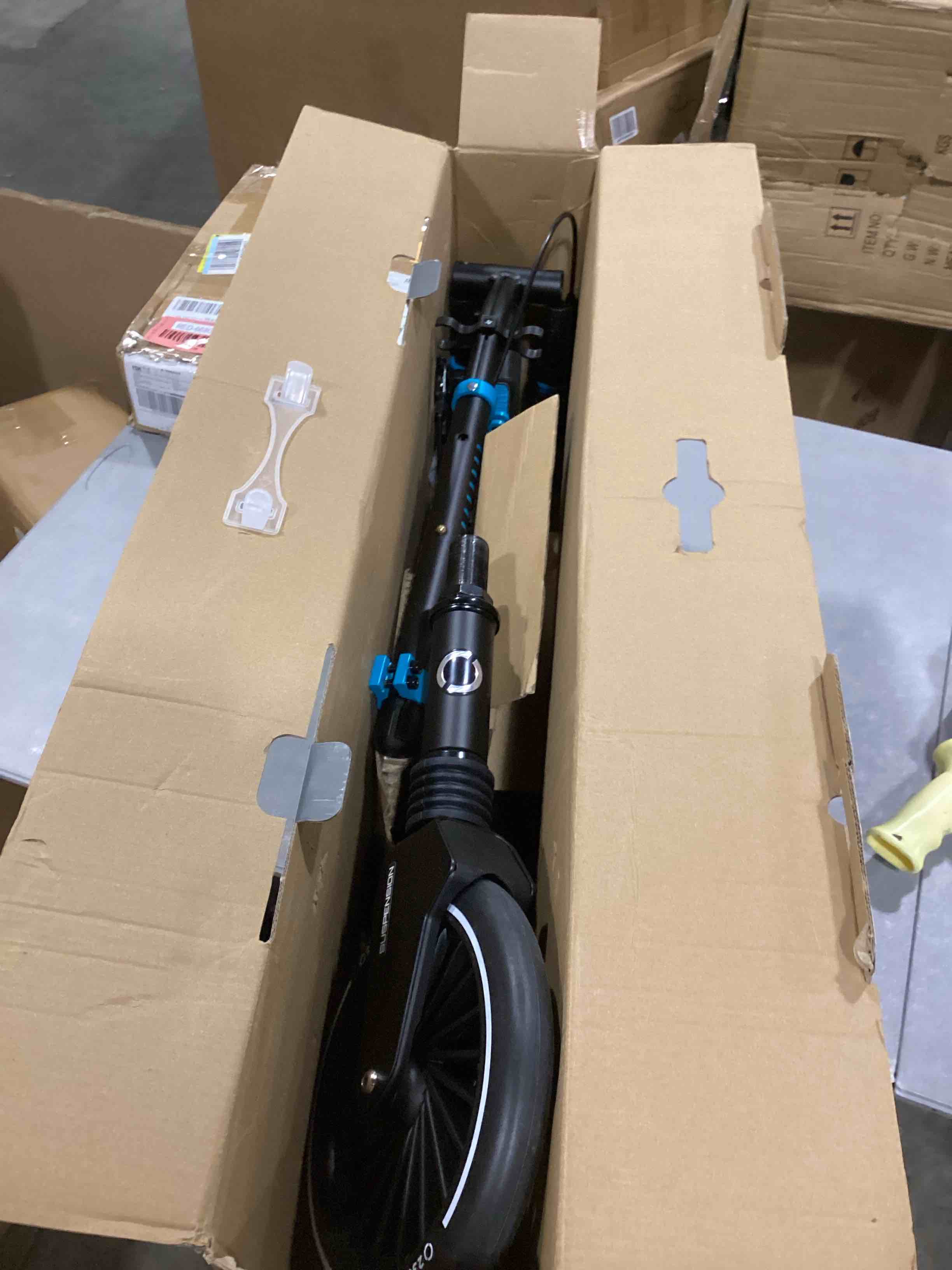 https://s3.amazonaws.com/lotting-images-prod/bidfta/RED6680158_1733168769734.jpeg