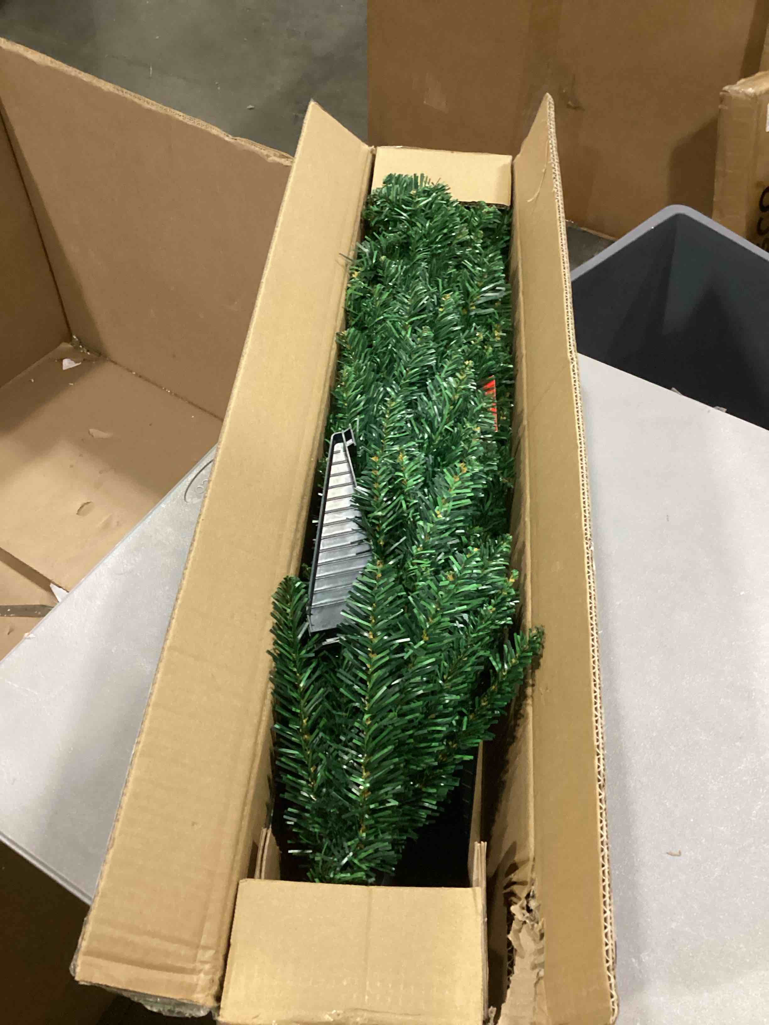 https://s3.amazonaws.com/lotting-images-prod/bidfta/RED6680162_1733169918794.jpeg