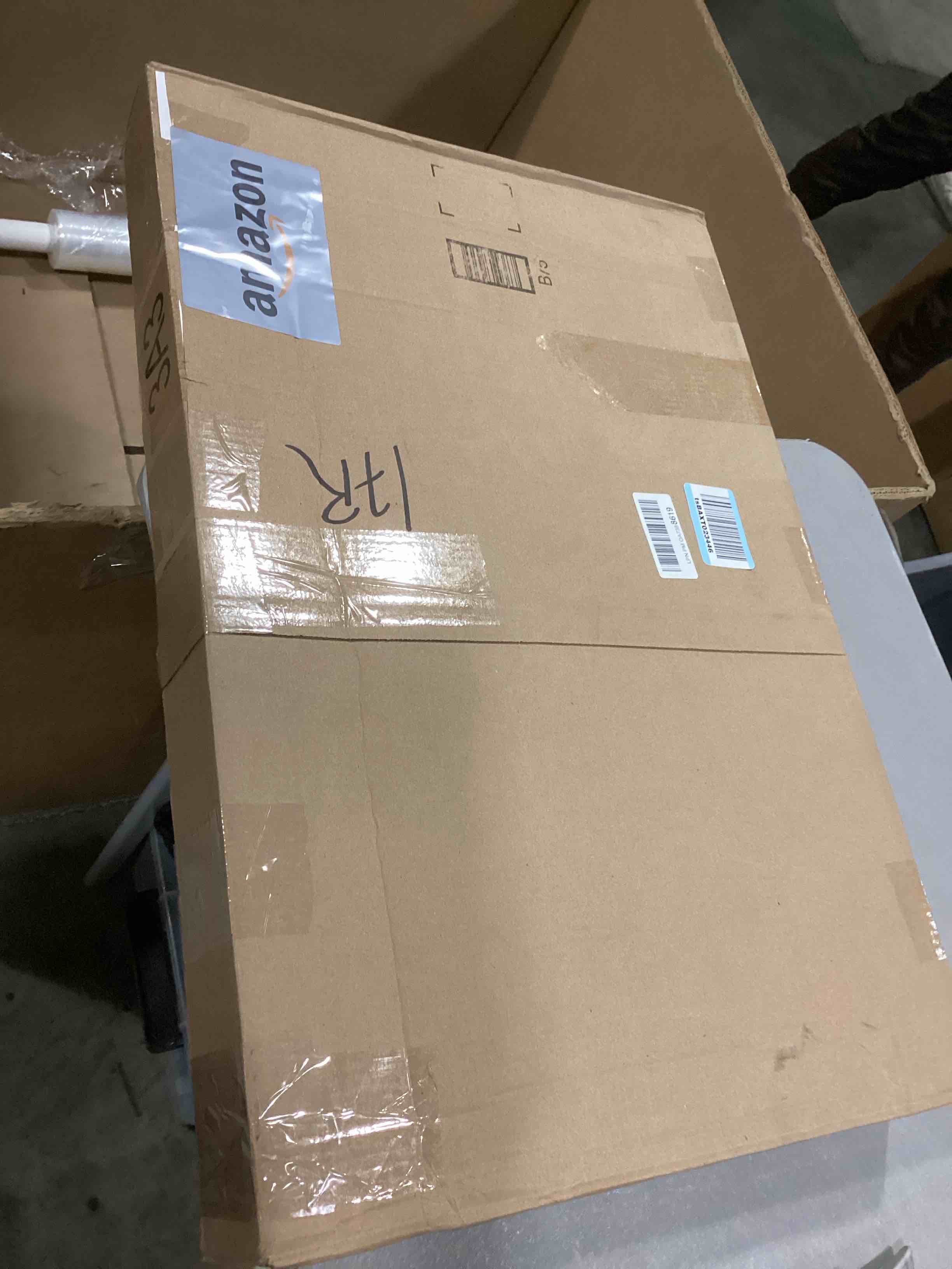 https://s3.amazonaws.com/lotting-images-prod/bidfta/RED6680177_1733228108565.jpeg