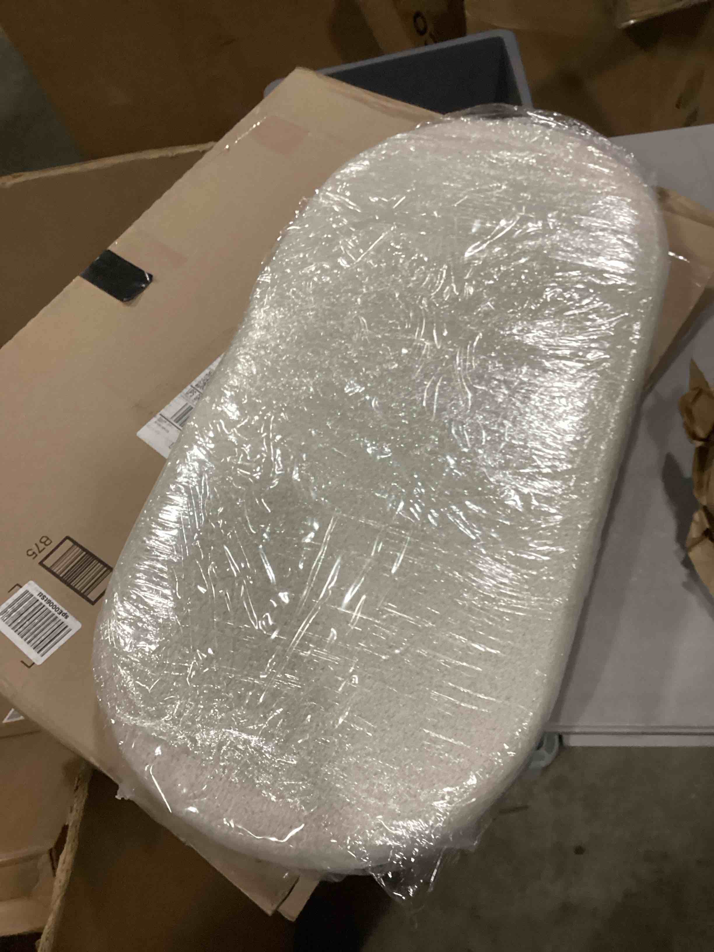 https://s3.amazonaws.com/lotting-images-prod/bidfta/RED6680178_1733228262779.jpeg