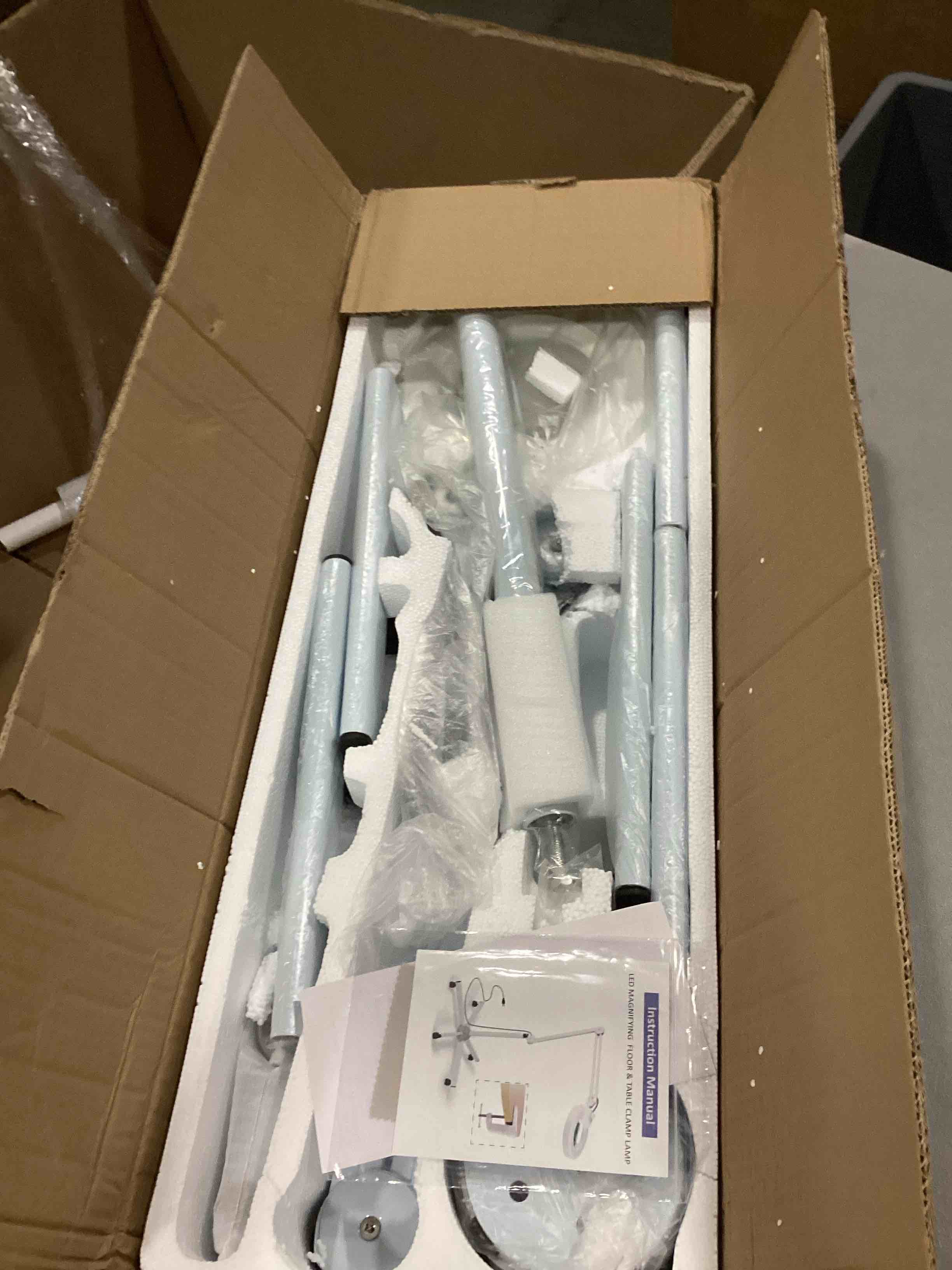 https://s3.amazonaws.com/lotting-images-prod/bidfta/RED6680195_1733230362095.jpeg