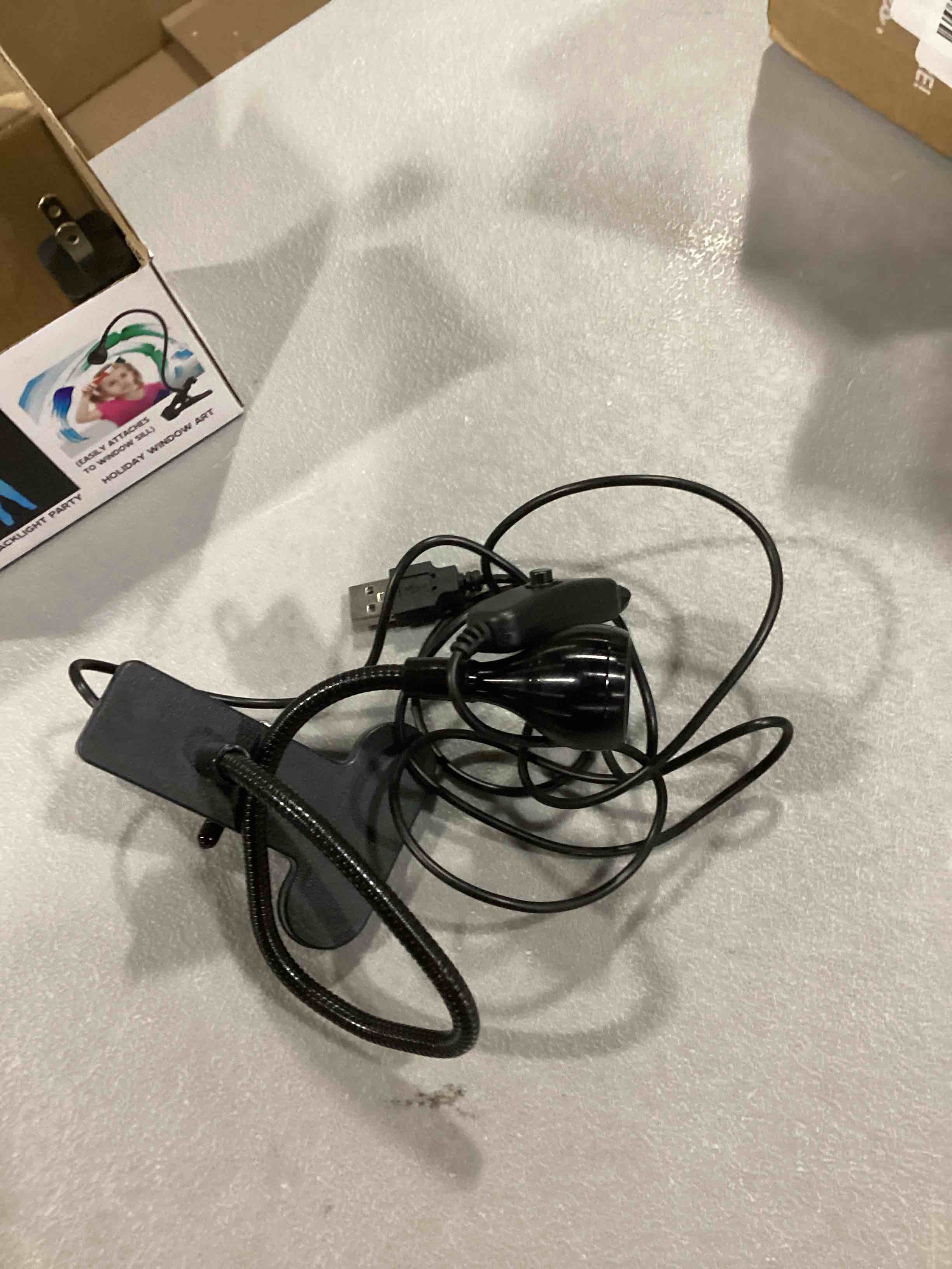 https://s3.amazonaws.com/lotting-images-prod/bidfta/RED6680427_1733314186441.jpeg