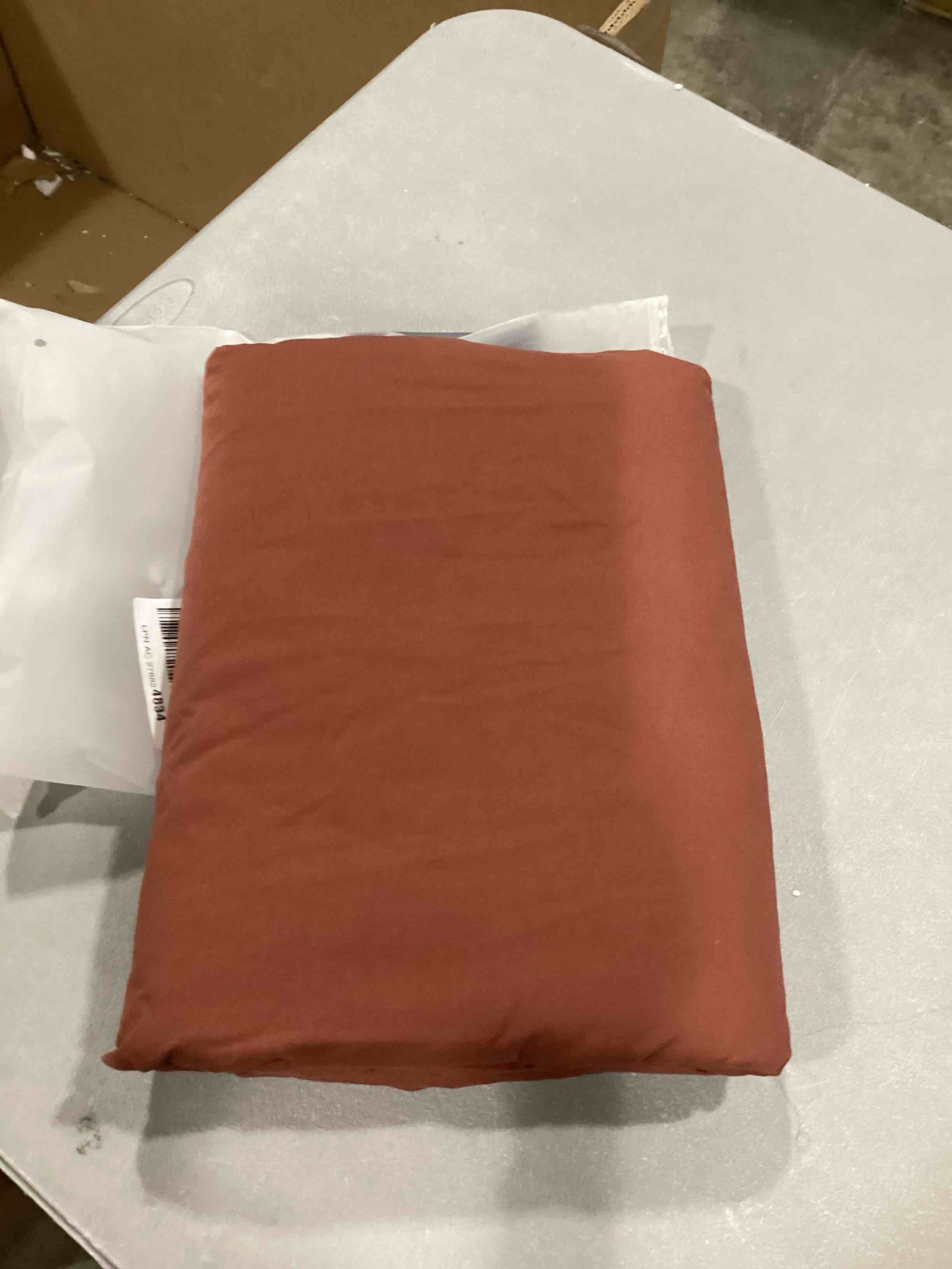 https://s3.amazonaws.com/lotting-images-prod/bidfta/RED6680463_1733317598093.jpeg