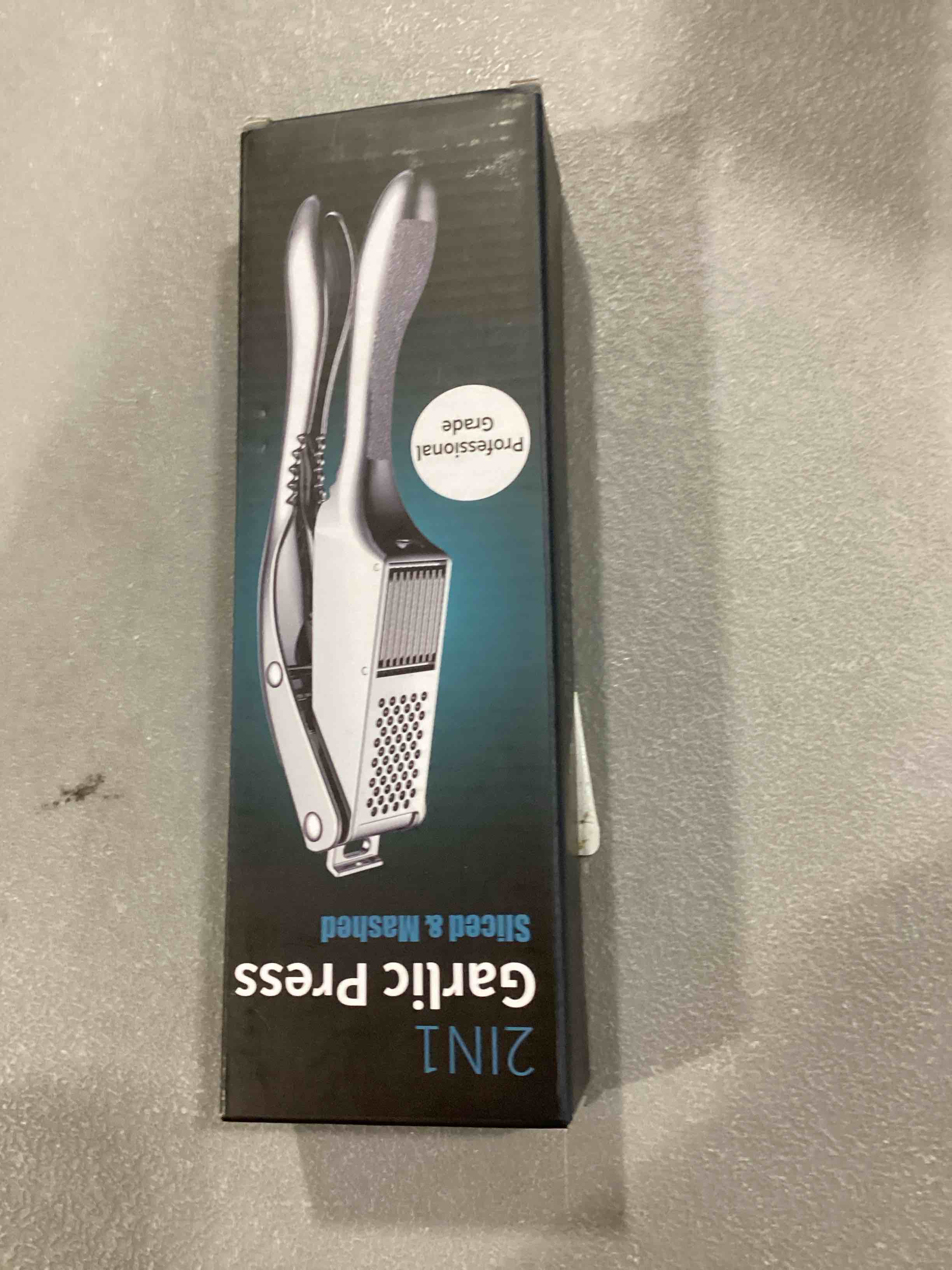https://s3.amazonaws.com/lotting-images-prod/bidfta/RED6680713_1733406949555.jpeg