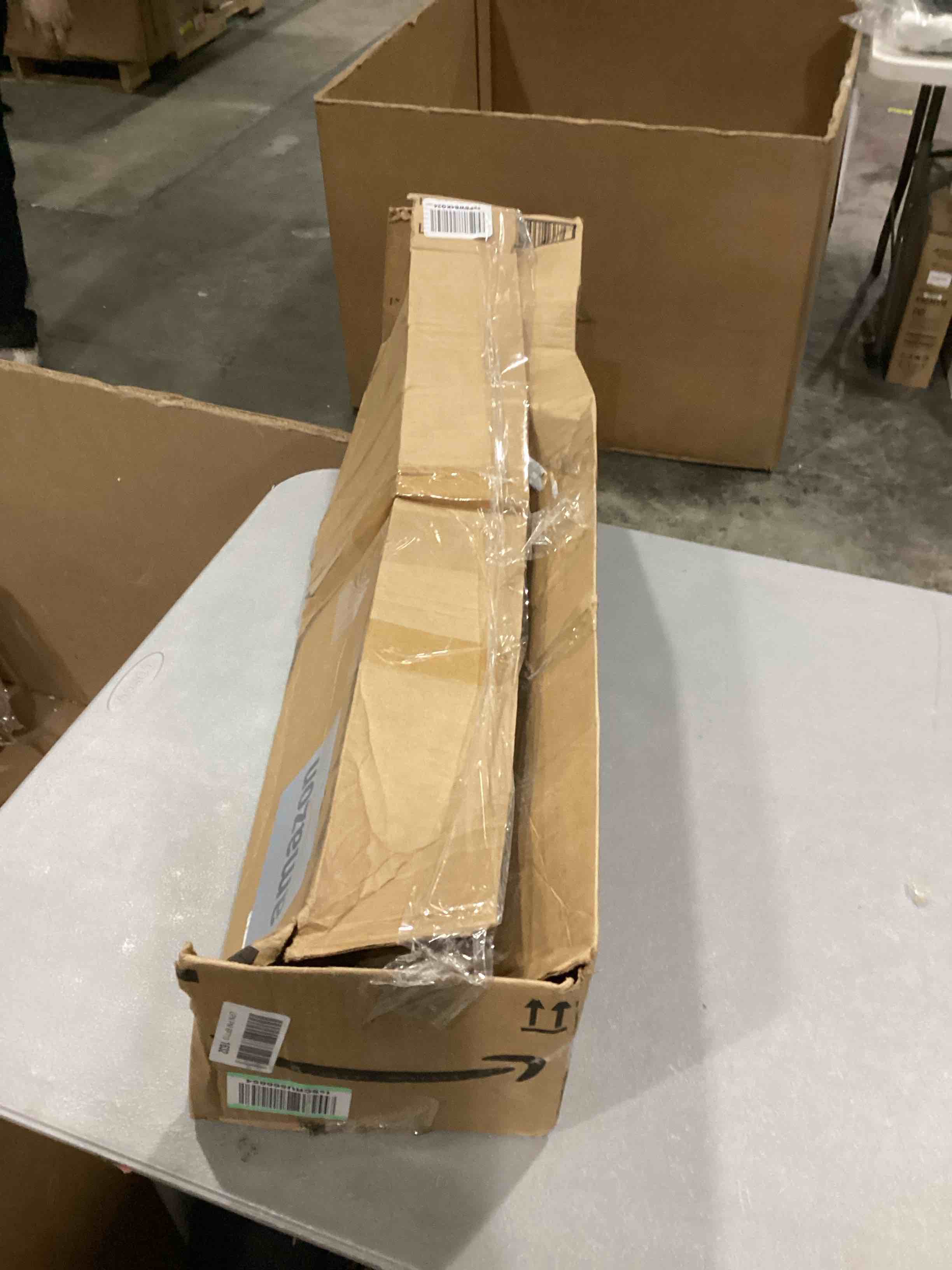 https://s3.amazonaws.com/lotting-images-prod/bidfta/RED6680772_1733414782911.jpeg